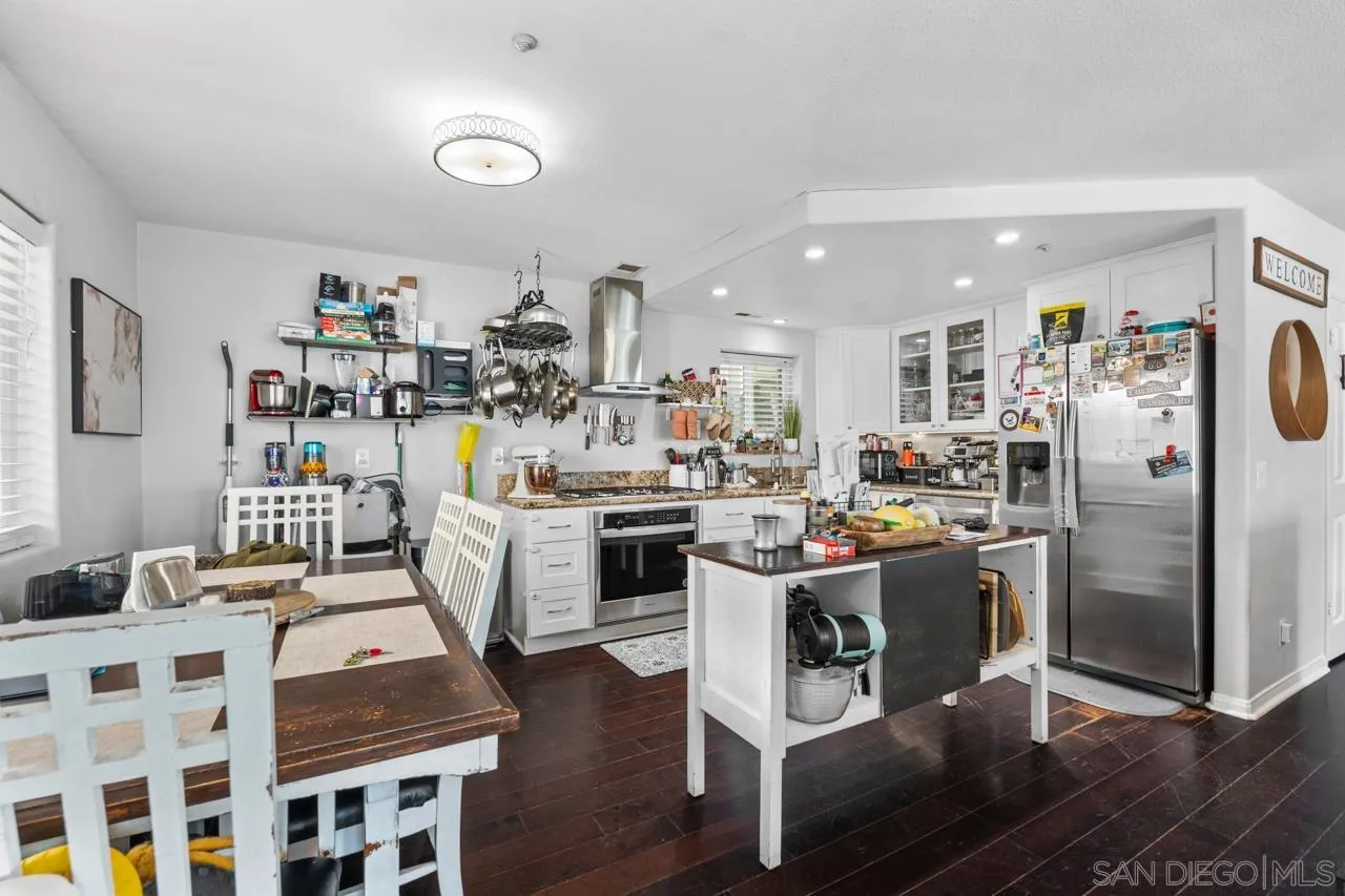 https://cdn.realtyfeed.com/cdn/127/260012398/51ab0a9e1b991621f1a9d630a24110cb.webp