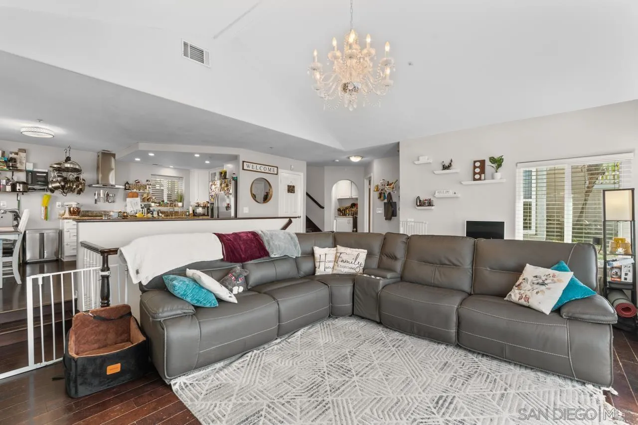 https://cdn.realtyfeed.com/cdn/127/260012398/5eed9491e3eb9f92e63c3c63e555f4f7.webp