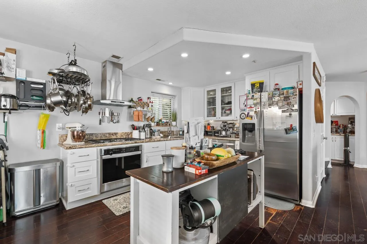 https://cdn.realtyfeed.com/cdn/127/260012398/61b145bd75943a949f55f5d84a4170d4.webp