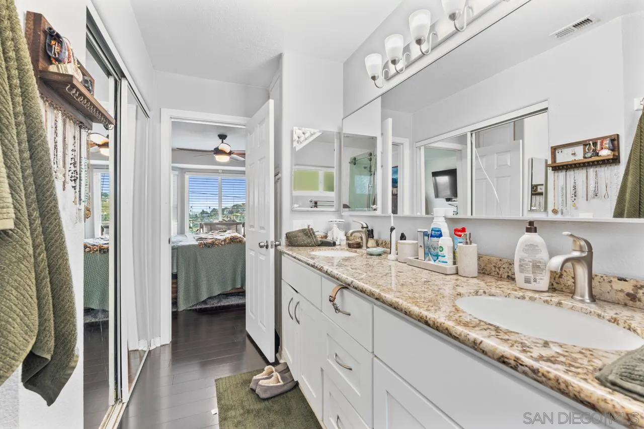 https://cdn.realtyfeed.com/cdn/127/260012398/6379ac7a3eebab20d4ecfebe260ed2b1.webp