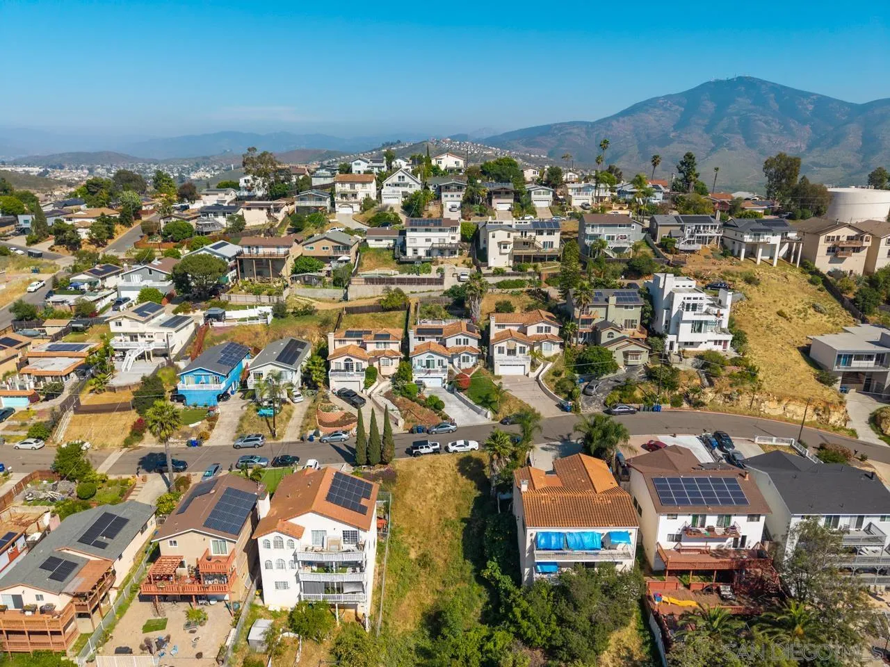 https://cdn.realtyfeed.com/cdn/127/260012398/9a1a9bd4a9e31cba87aea83cb1dacaa2.webp