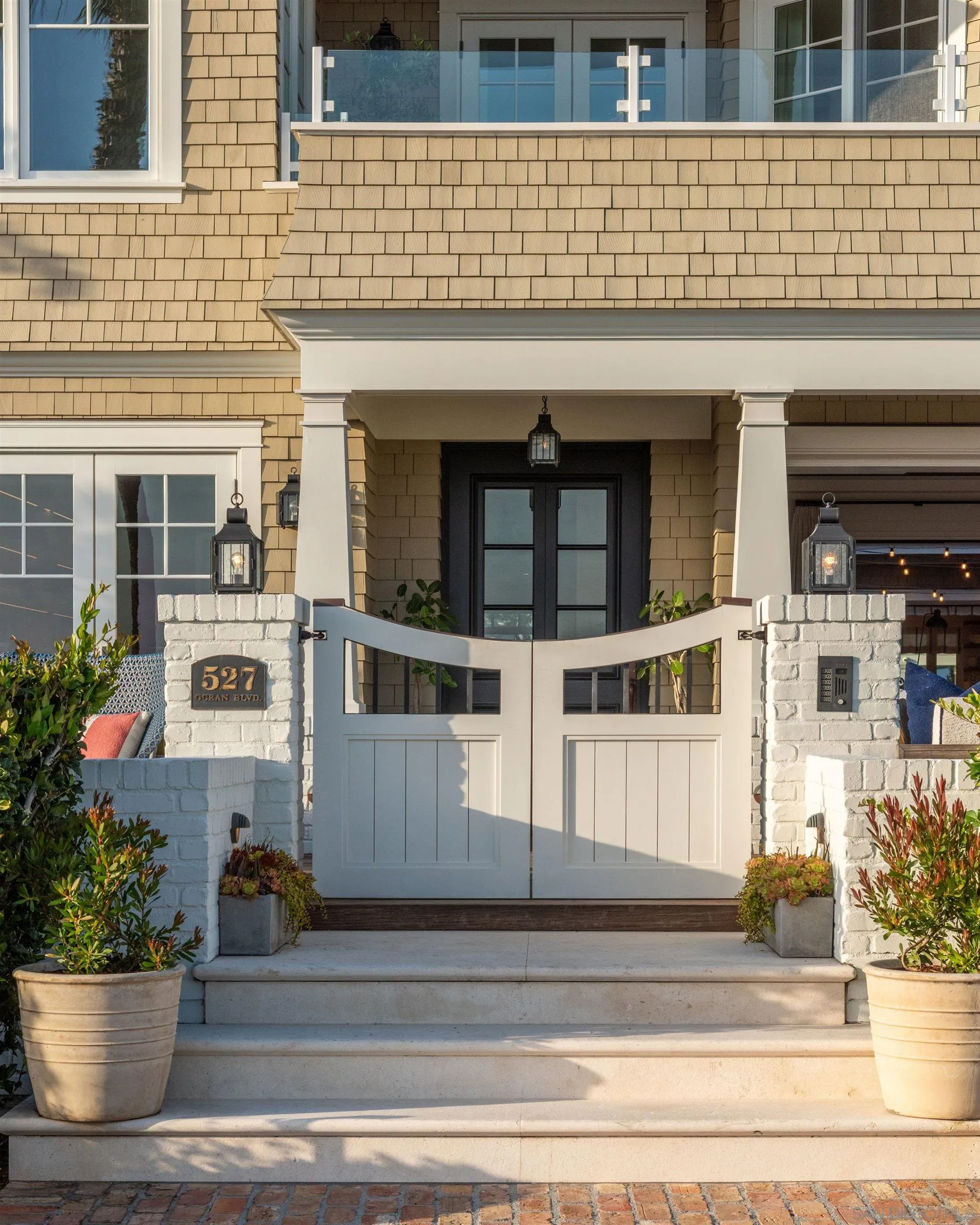 https://cdn.realtyfeed.com/cdn/127/260012401/8a4a56bf6260f6e1abe220303bd65c1d.webp
