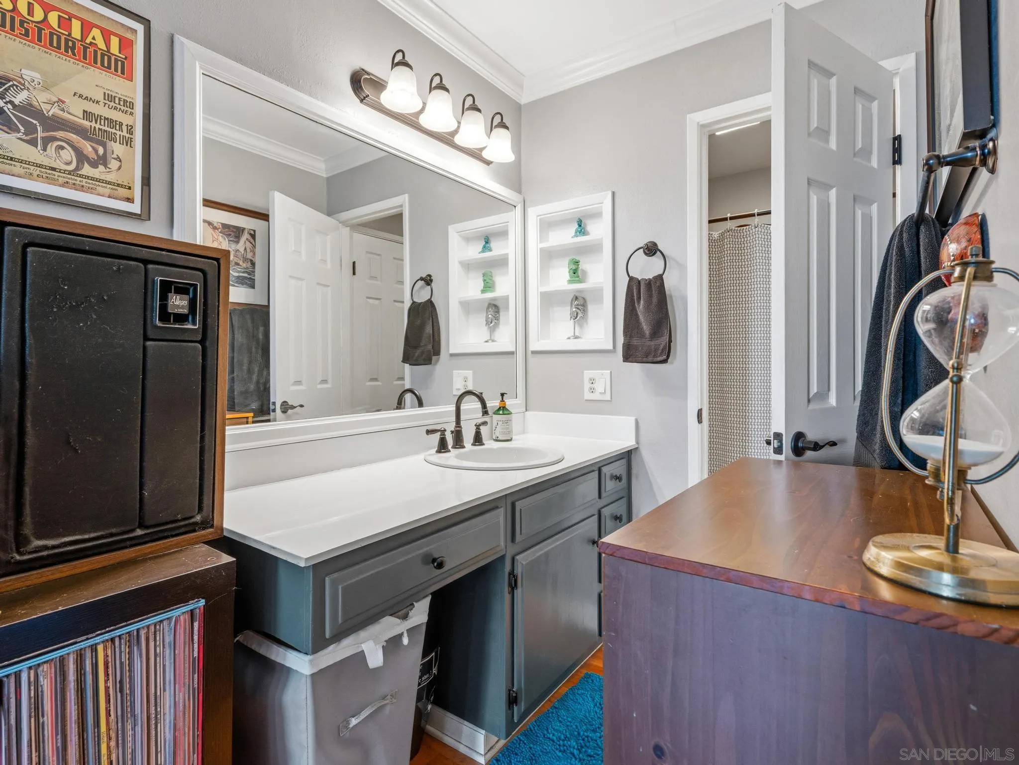 https://cdn.realtyfeed.com/cdn/127/260012403/32bf5f25bd3dd0972211d50a40e36eb6.webp