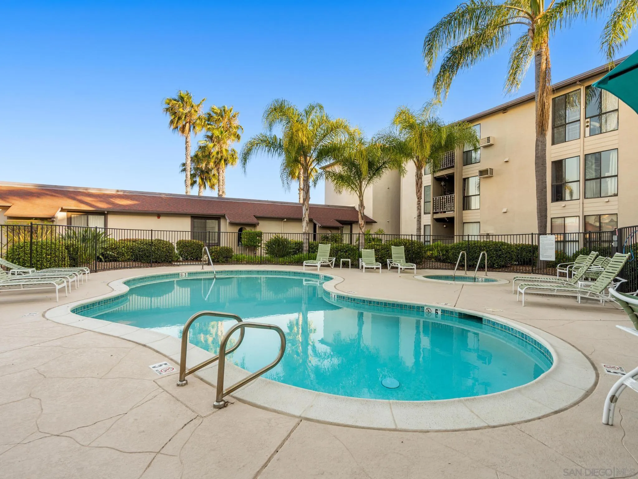 https://cdn.realtyfeed.com/cdn/127/260012403/f299bbef2b383276f2d6244714dd78d7.webp