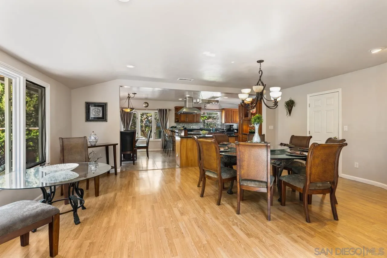 https://cdn.realtyfeed.com/cdn/127/260012406/0a764f7d28dbab49cc693177716272c4.webp