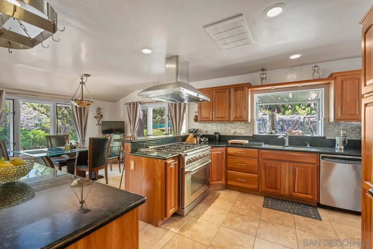 https://cdn.realtyfeed.com/cdn/127/260012406/1191ca9ec32d0e7fab2e59c4dada9f6e.webp