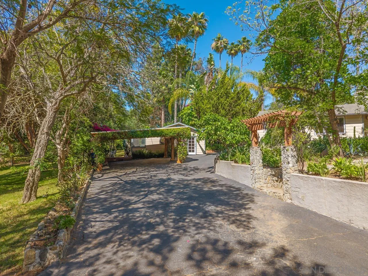 https://cdn.realtyfeed.com/cdn/127/260012406/28806f4083b019db0f2cd60c85793555.webp