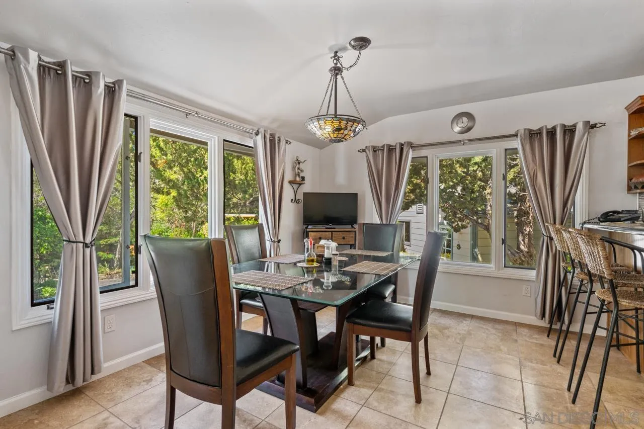 https://cdn.realtyfeed.com/cdn/127/260012406/9040e87a92c8d6cf4de3aeb25935f9d0.webp
