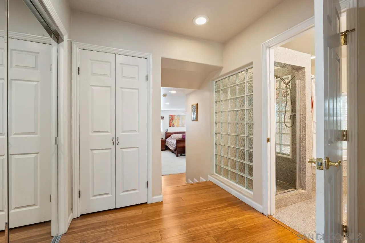 https://cdn.realtyfeed.com/cdn/127/260012406/a6f1d8cd93358f707202bdff3676fc0e.webp