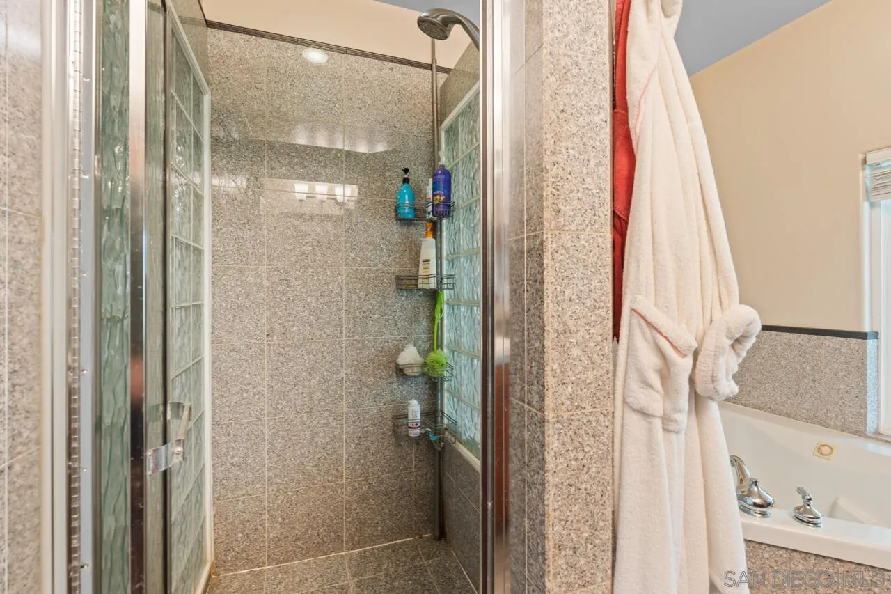https://cdn.realtyfeed.com/cdn/127/260012406/ca8c10faaab0c3aa7a3365be7e0499ad.webp