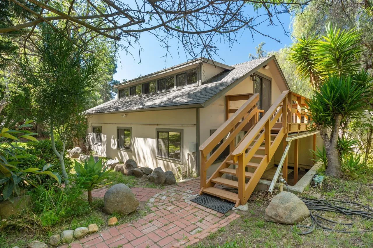 https://cdn.realtyfeed.com/cdn/127/260012406/ff701d40e50d05bd45437cae452639b3.webp