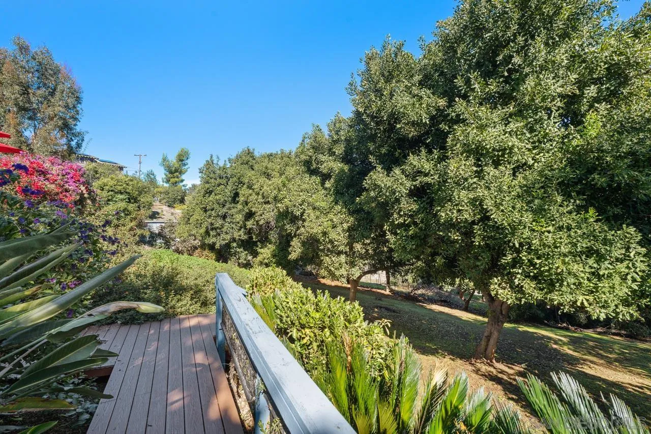 https://cdn.realtyfeed.com/cdn/127/260012407/297967128fefddb158ef15f60a9dbc14.webp