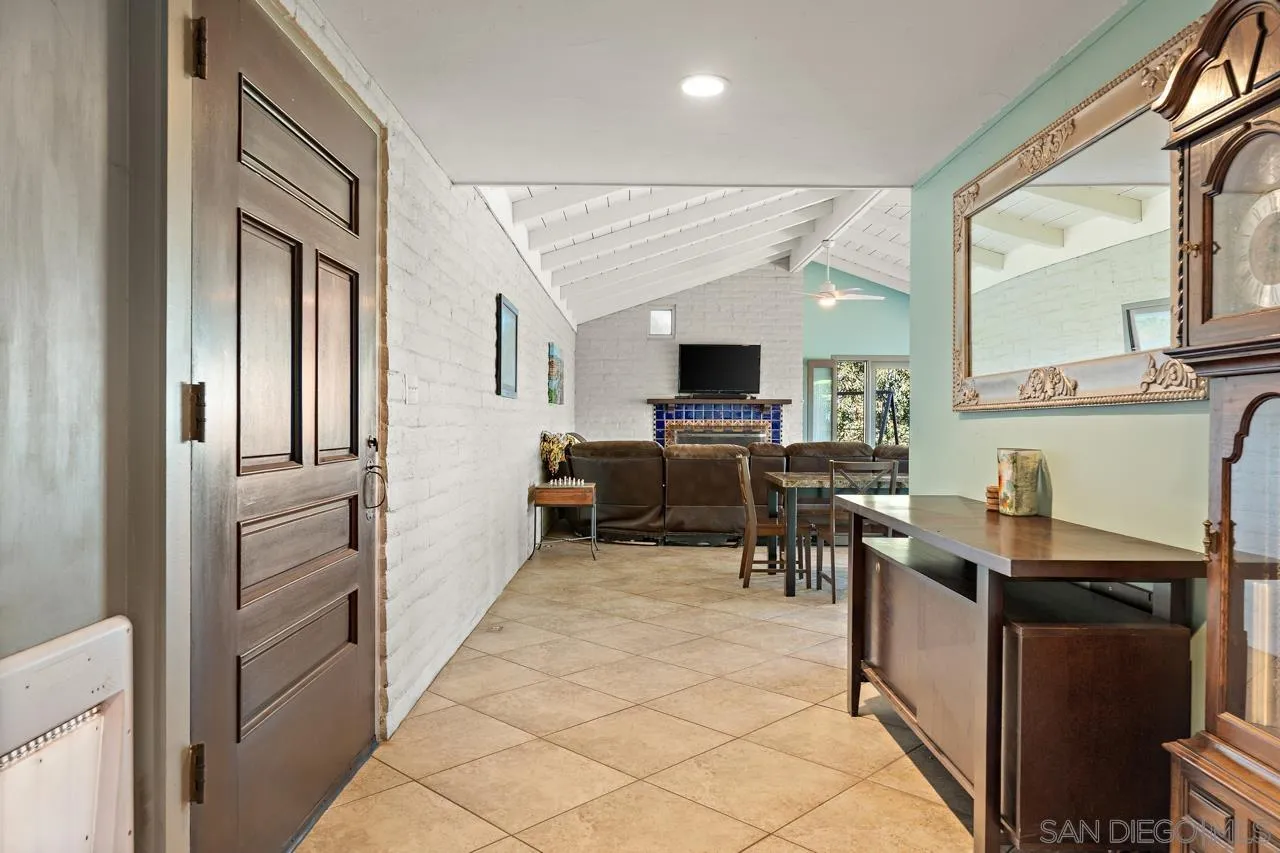 https://cdn.realtyfeed.com/cdn/127/260012407/55381087b6f226bde1d6f7ec56d676bd.webp