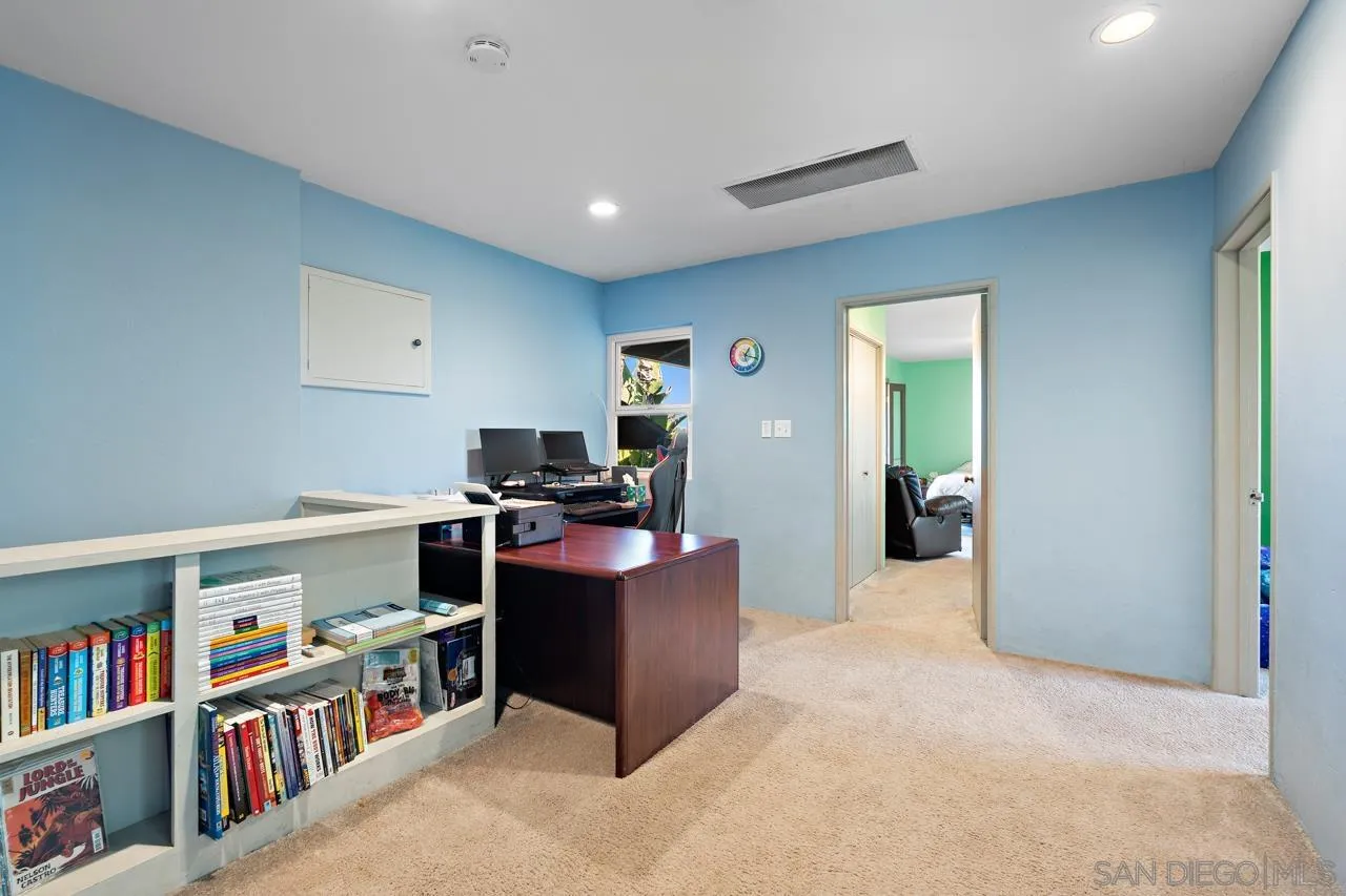 https://cdn.realtyfeed.com/cdn/127/260012407/615894acc883a1a73a87ef7e1a562dd1.webp