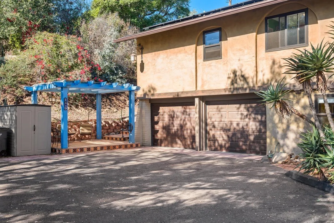 https://cdn.realtyfeed.com/cdn/127/260012407/8613aca322deed4c295d71d70bbde72c.webp