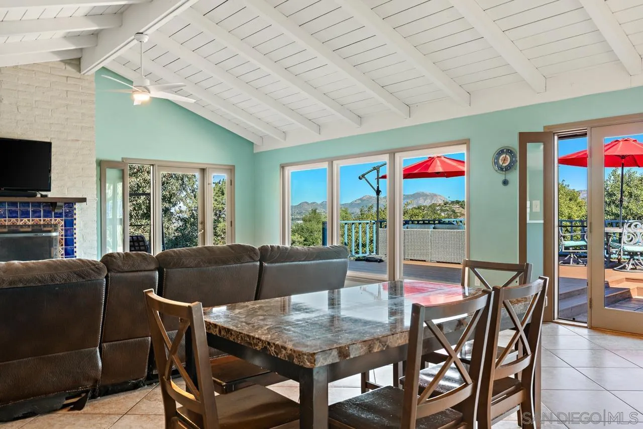 https://cdn.realtyfeed.com/cdn/127/260012407/b8c3a1d2cae9806b5e5ecbbe7788852a.webp