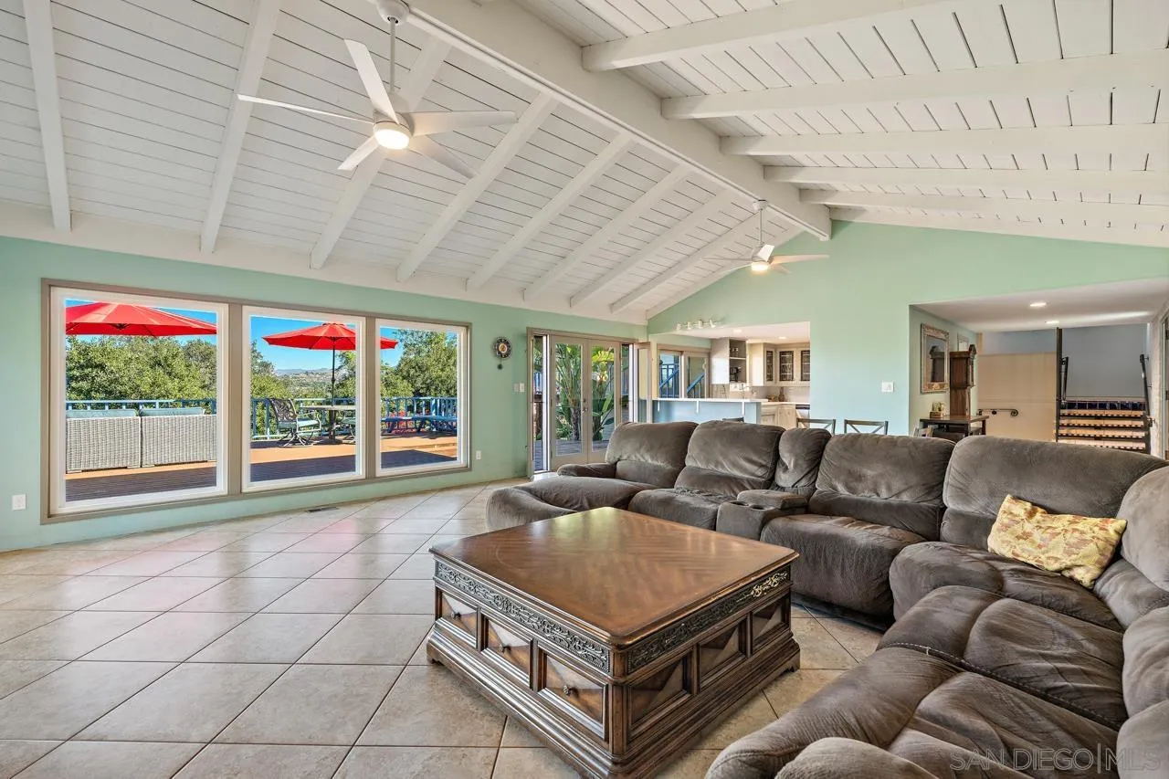 https://cdn.realtyfeed.com/cdn/127/260012407/f370cfce17ef594410d7b6fa2426599e.webp