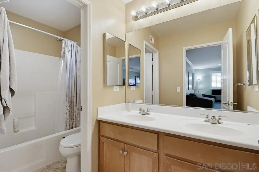 https://cdn.realtyfeed.com/cdn/127/260012409/9ecd9a1ec478859d2f3192330cc8b50e.webp