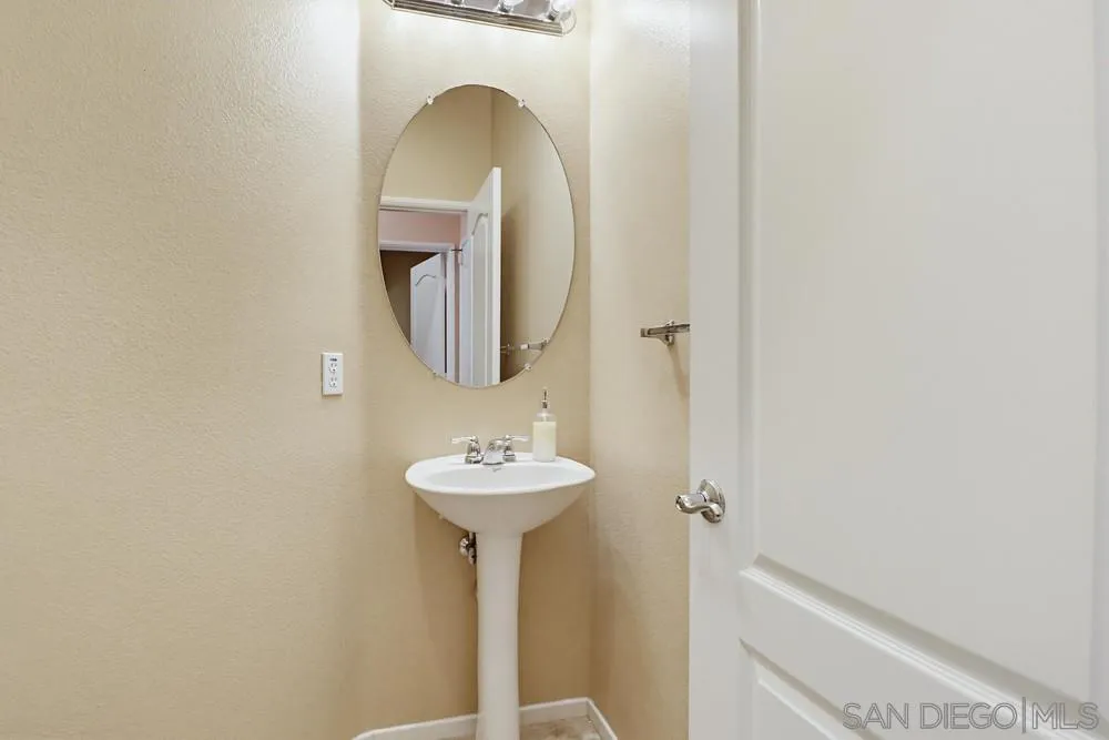 https://cdn.realtyfeed.com/cdn/127/260012409/c334dc3a91b6ac3f1e9ff9686f83500f.webp