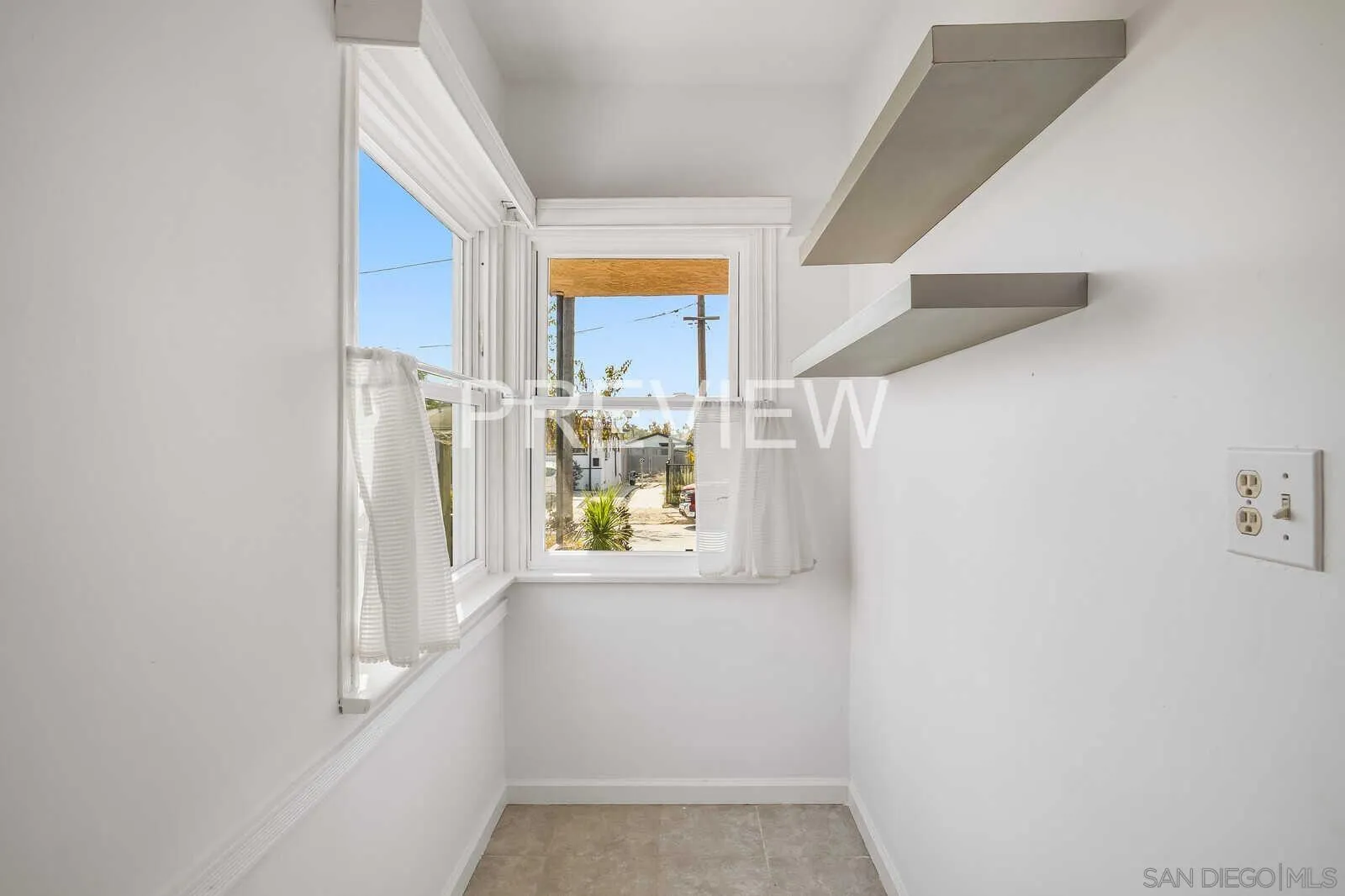 https://cdn.realtyfeed.com/cdn/127/260012411/014c84ddcfbfc04aa45adc809203a62b.webp