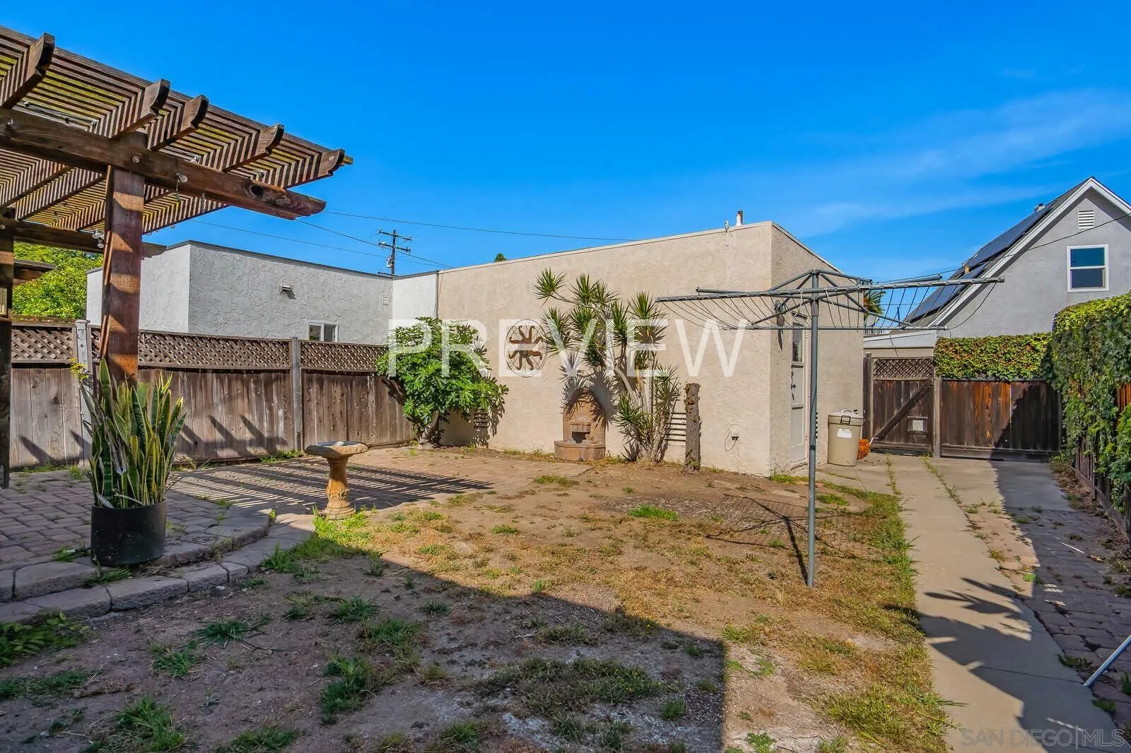 https://cdn.realtyfeed.com/cdn/127/260012411/2b207ebe717005a5bd4bb4df7ed9e01f.webp
