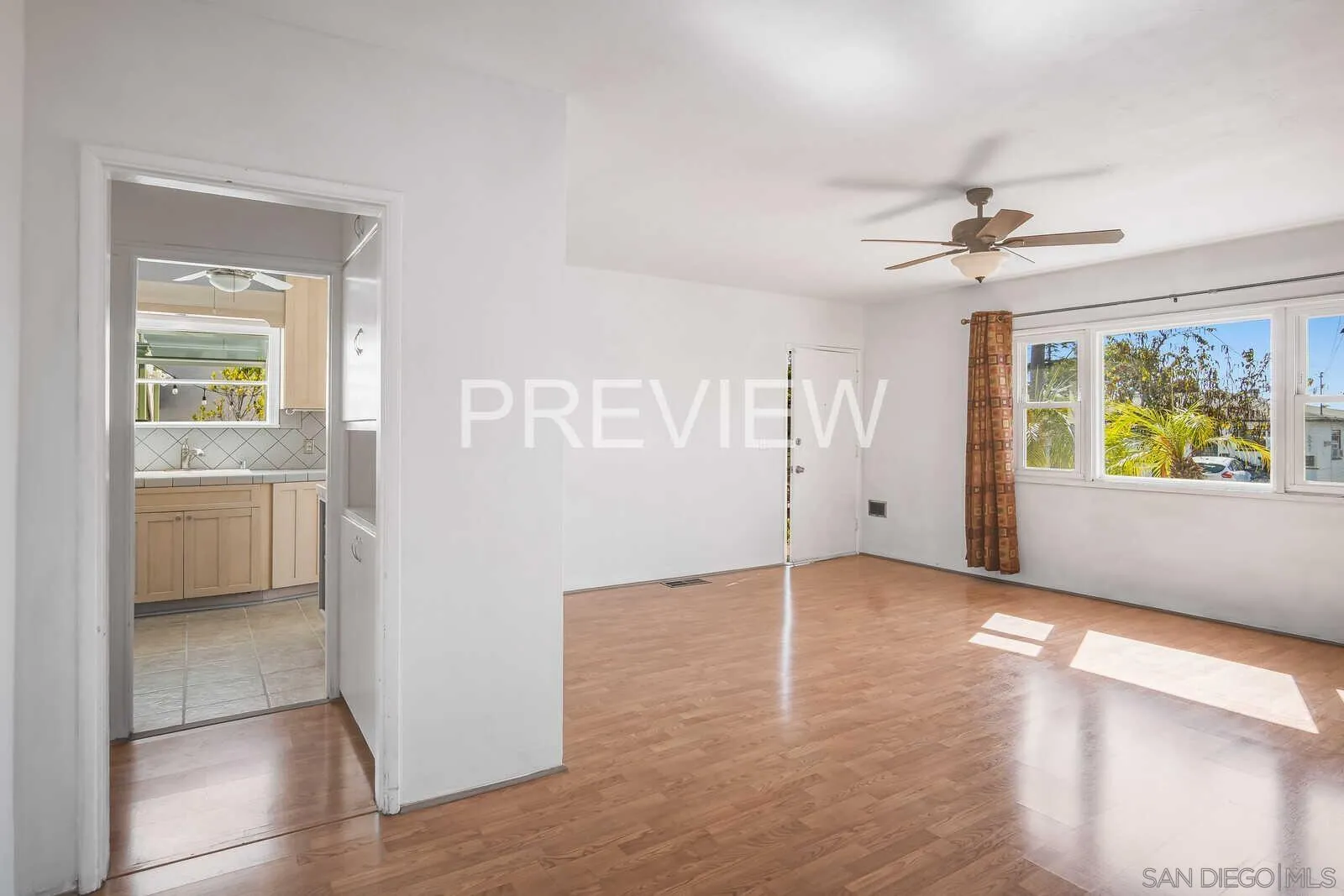 https://cdn.realtyfeed.com/cdn/127/260012411/33b4f6245a7bd5a266354006cc299771.webp