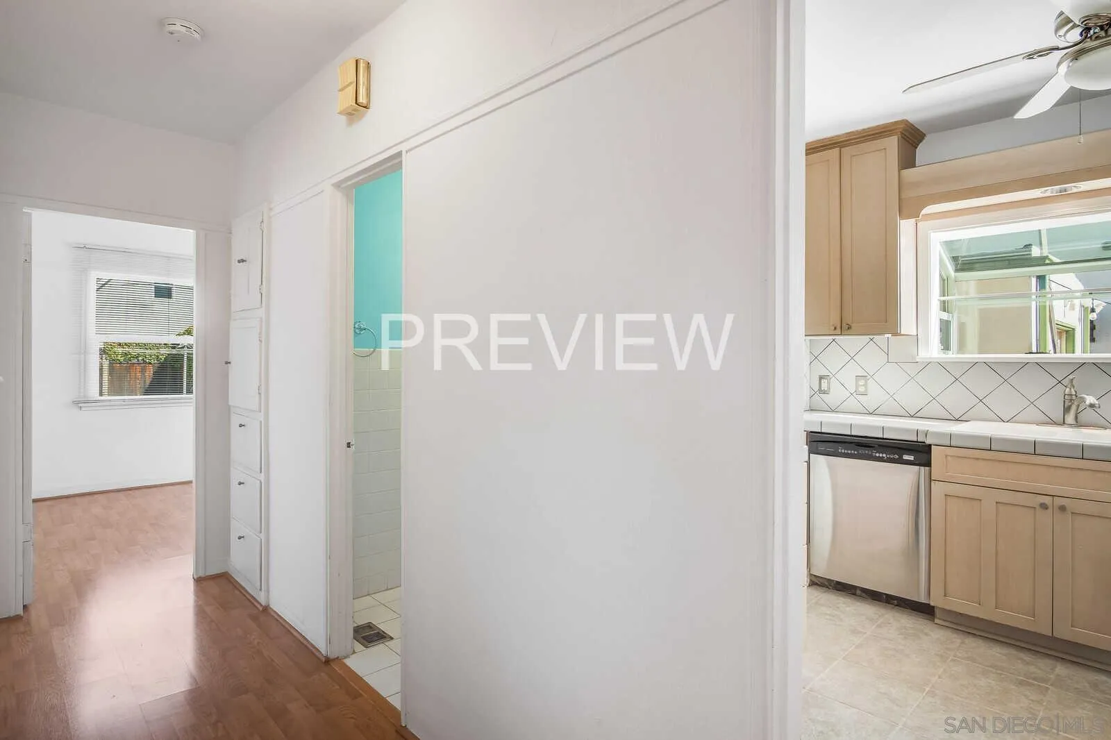 https://cdn.realtyfeed.com/cdn/127/260012411/4c6ed56e20146f4b1f5ef87df8cb4cd8.webp