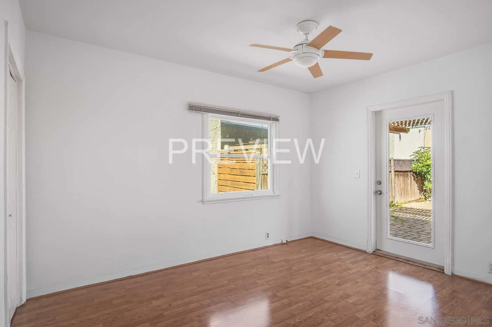 https://cdn.realtyfeed.com/cdn/127/260012411/e9f32008a62b4f5401fa8f1aa0aa052b.webp