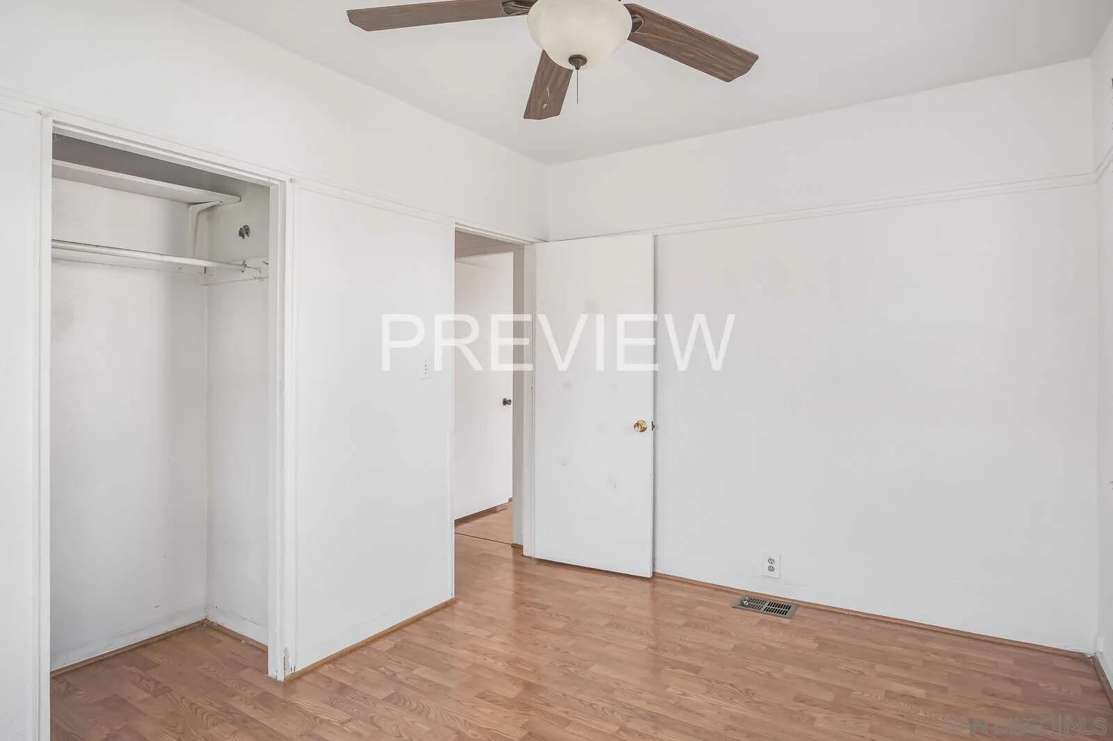 https://cdn.realtyfeed.com/cdn/127/260012411/ee1b78d7ab649b1b92a7e21021582a8d.webp