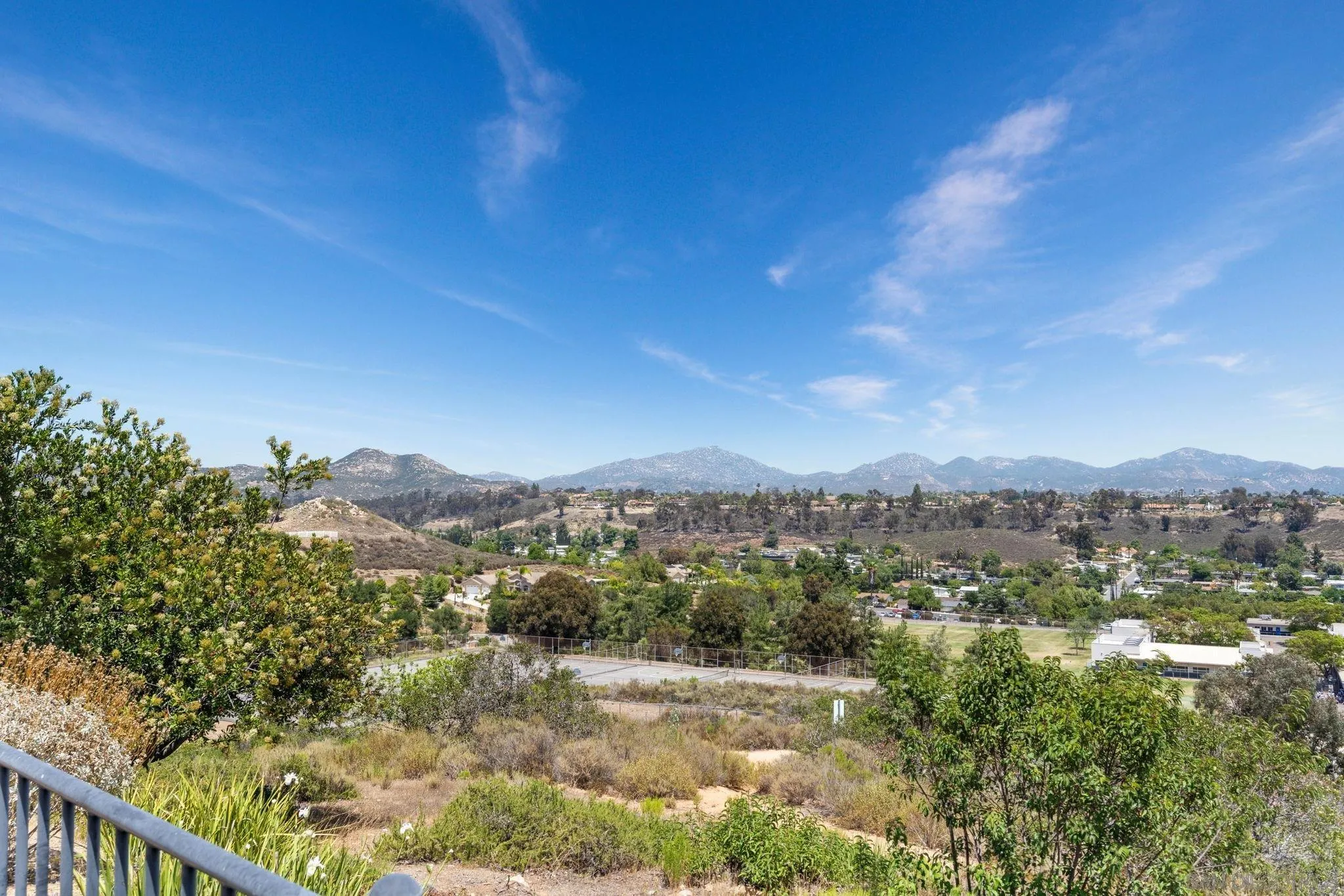 https://cdn.realtyfeed.com/cdn/127/260012412/0396b7d3ba6a2f8fe6fdf6ecd2d632c6.webp