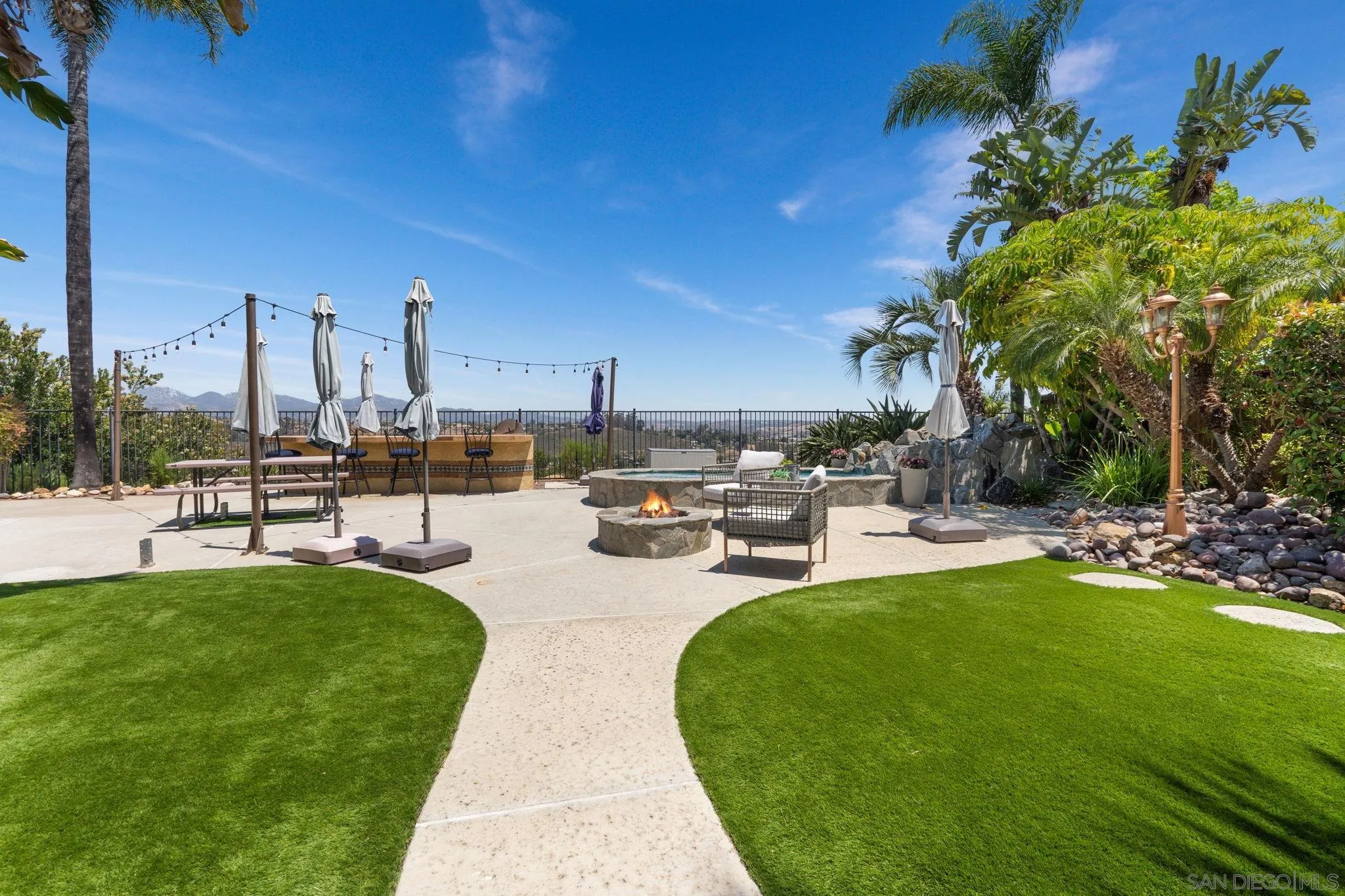 https://cdn.realtyfeed.com/cdn/127/260012412/083185358b35a8ab1f9c0c1ad044b1a9.webp