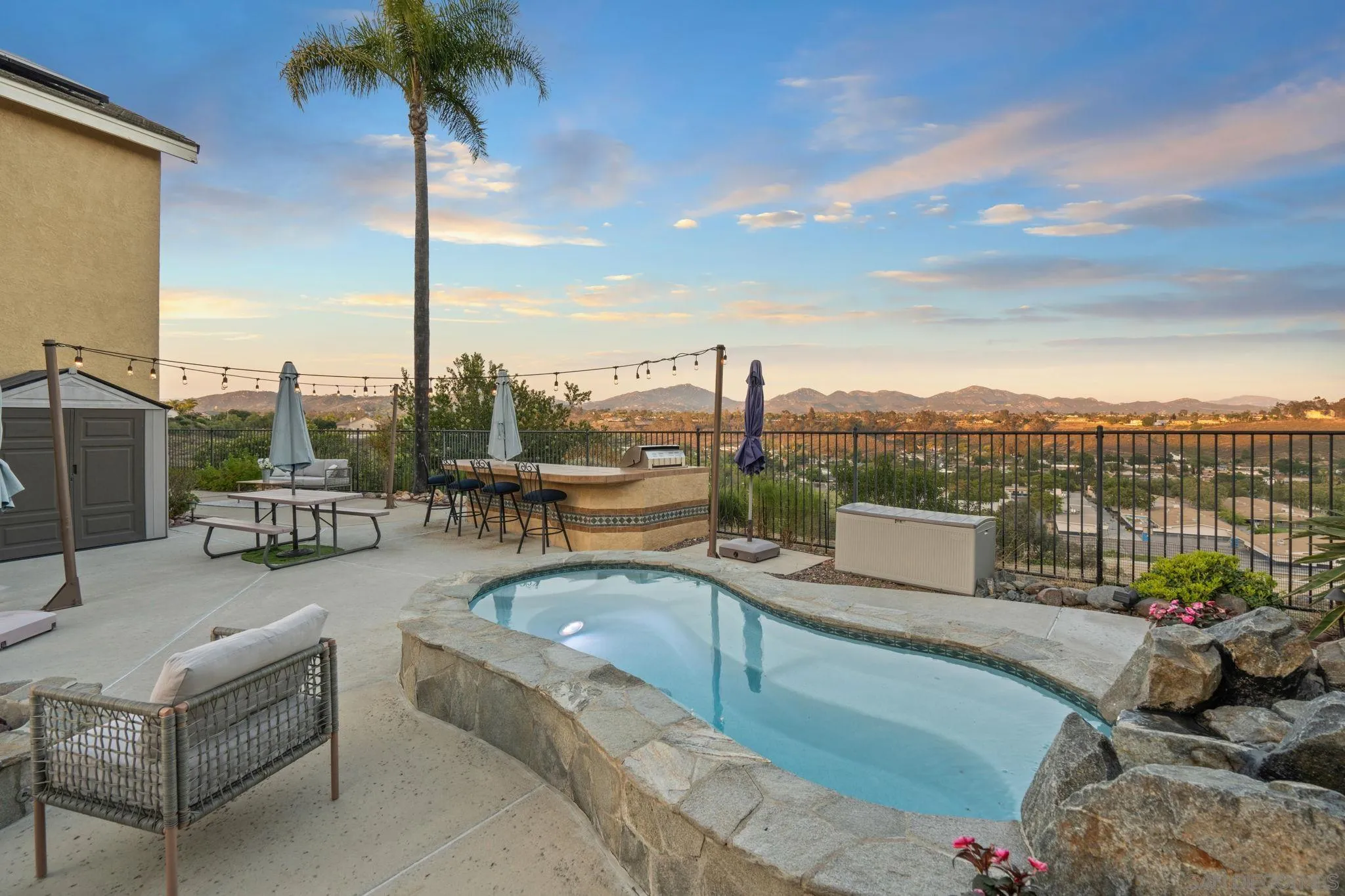 https://cdn.realtyfeed.com/cdn/127/260012412/37734739f52b70b0f5aa6118a79cf017.webp