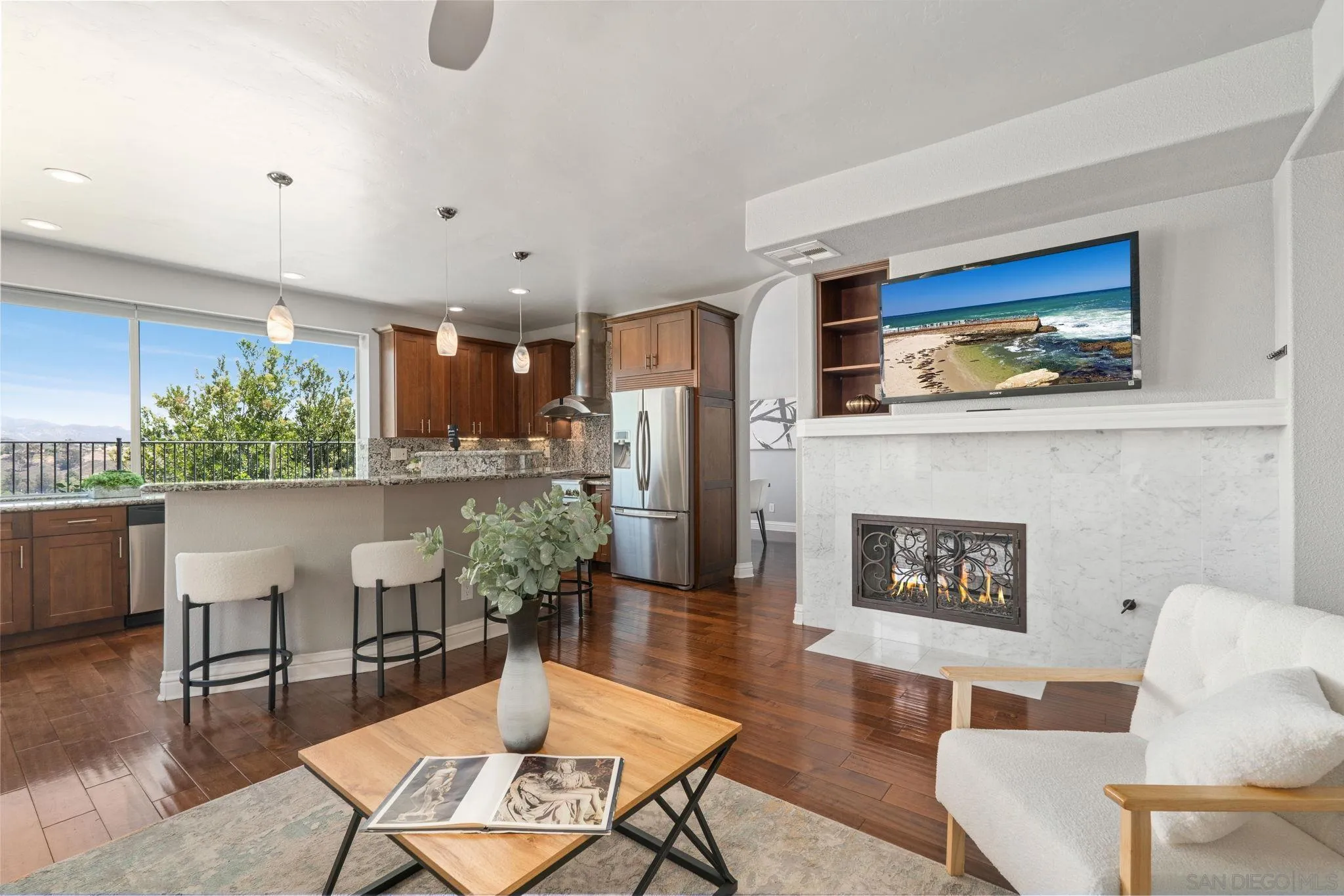 https://cdn.realtyfeed.com/cdn/127/260012412/6847c31096596f9b3ff8b4b866fb926f.webp
