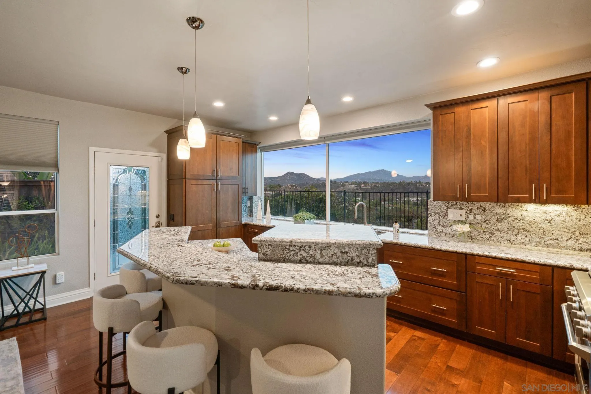 https://cdn.realtyfeed.com/cdn/127/260012412/addc9ffc7bbc2ec9deddcee322c19e69.webp