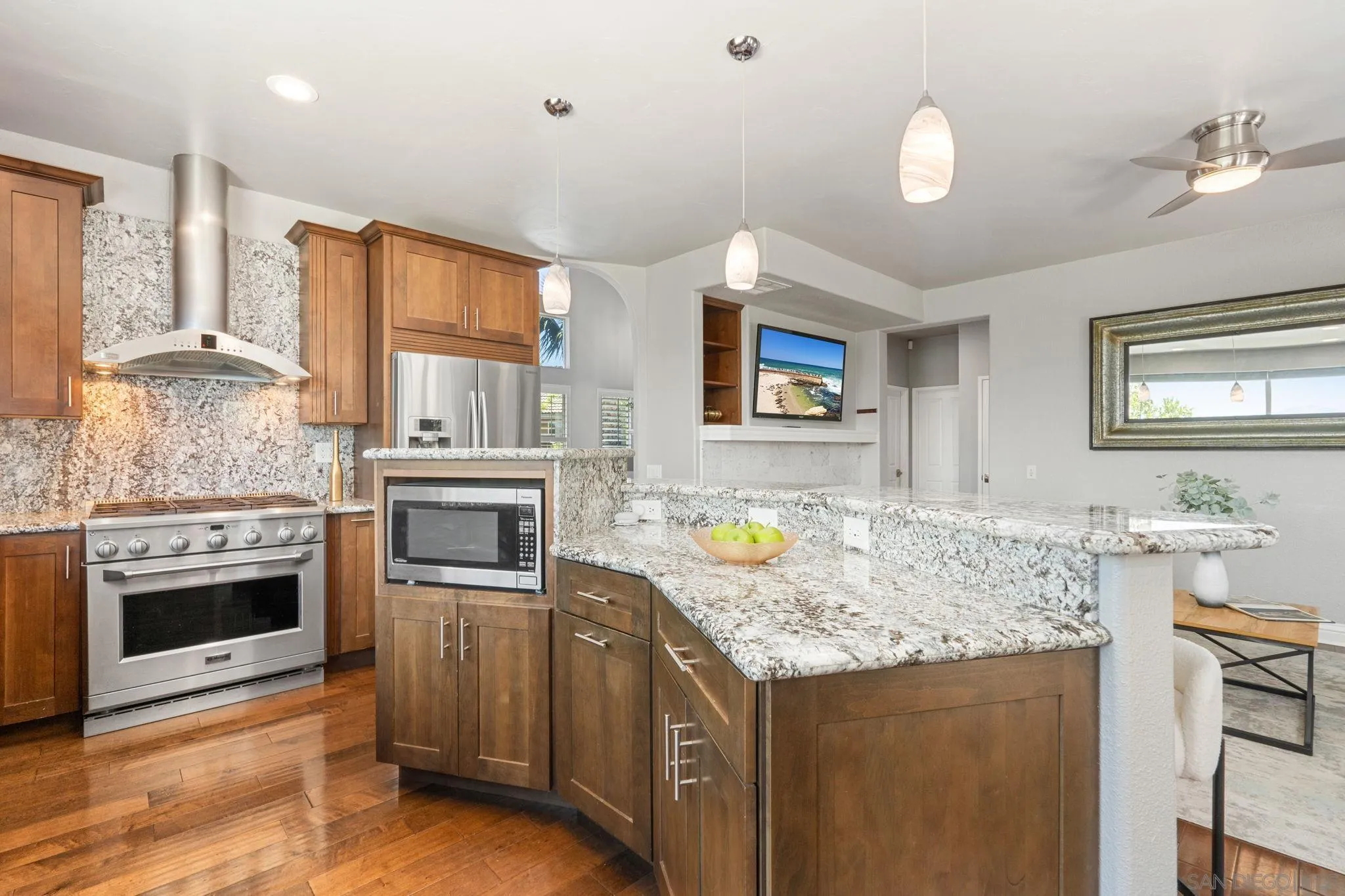 https://cdn.realtyfeed.com/cdn/127/260012412/b181bceadc79d8a5aa0543b83d06f451.webp