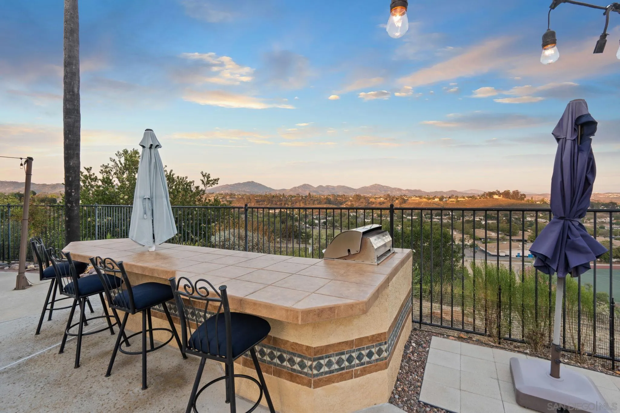 https://cdn.realtyfeed.com/cdn/127/260012412/d48036f32f8fc51d483fcd5ae70b624c.webp