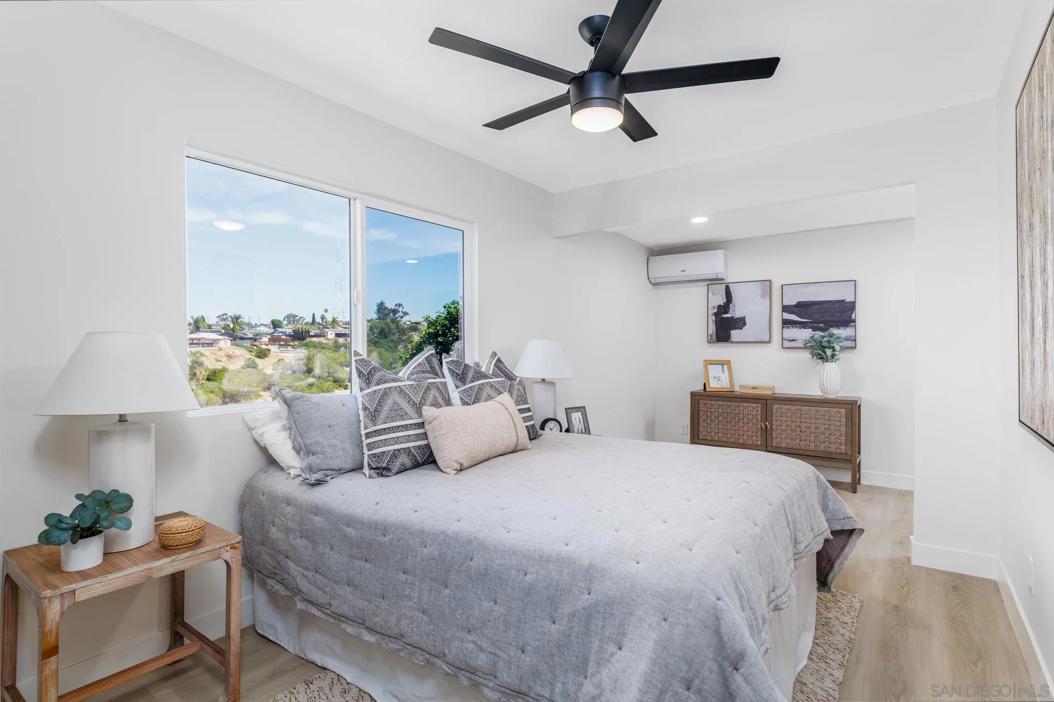 https://cdn.realtyfeed.com/cdn/127/260012414/6cd12fb7744dcfe8c21cccfe7bdd1312.webp