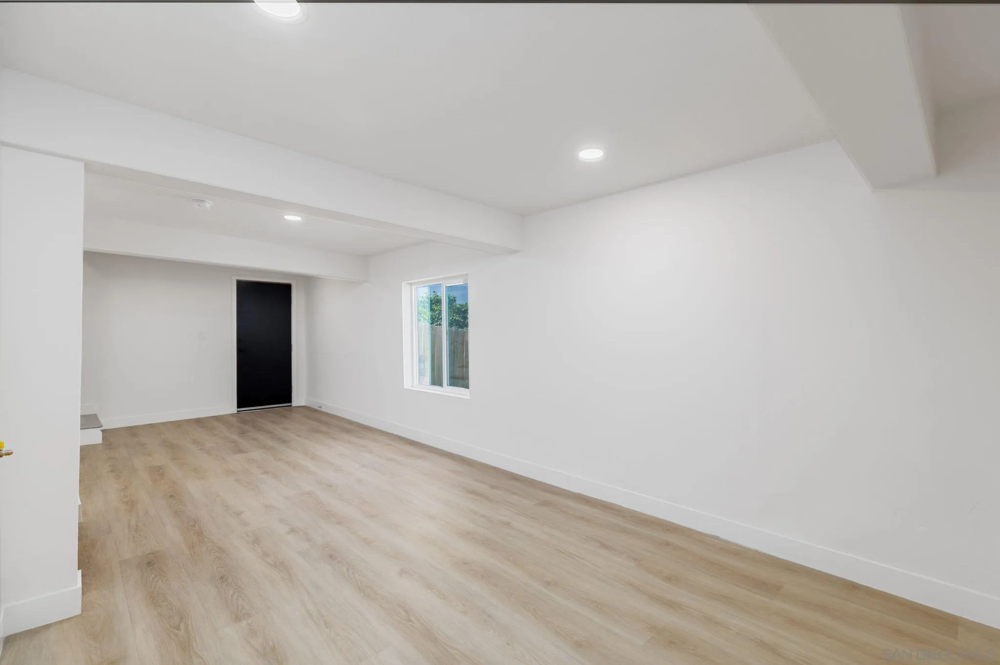 https://cdn.realtyfeed.com/cdn/127/260012414/b293b6c8d4304de9314d3c1ba2cdd28d.webp