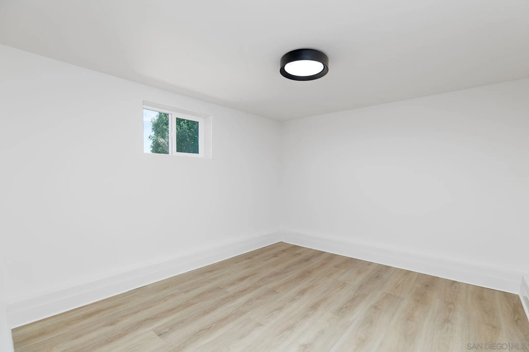 https://cdn.realtyfeed.com/cdn/127/260012414/bf19966d08446c801de104a542dab01c.webp