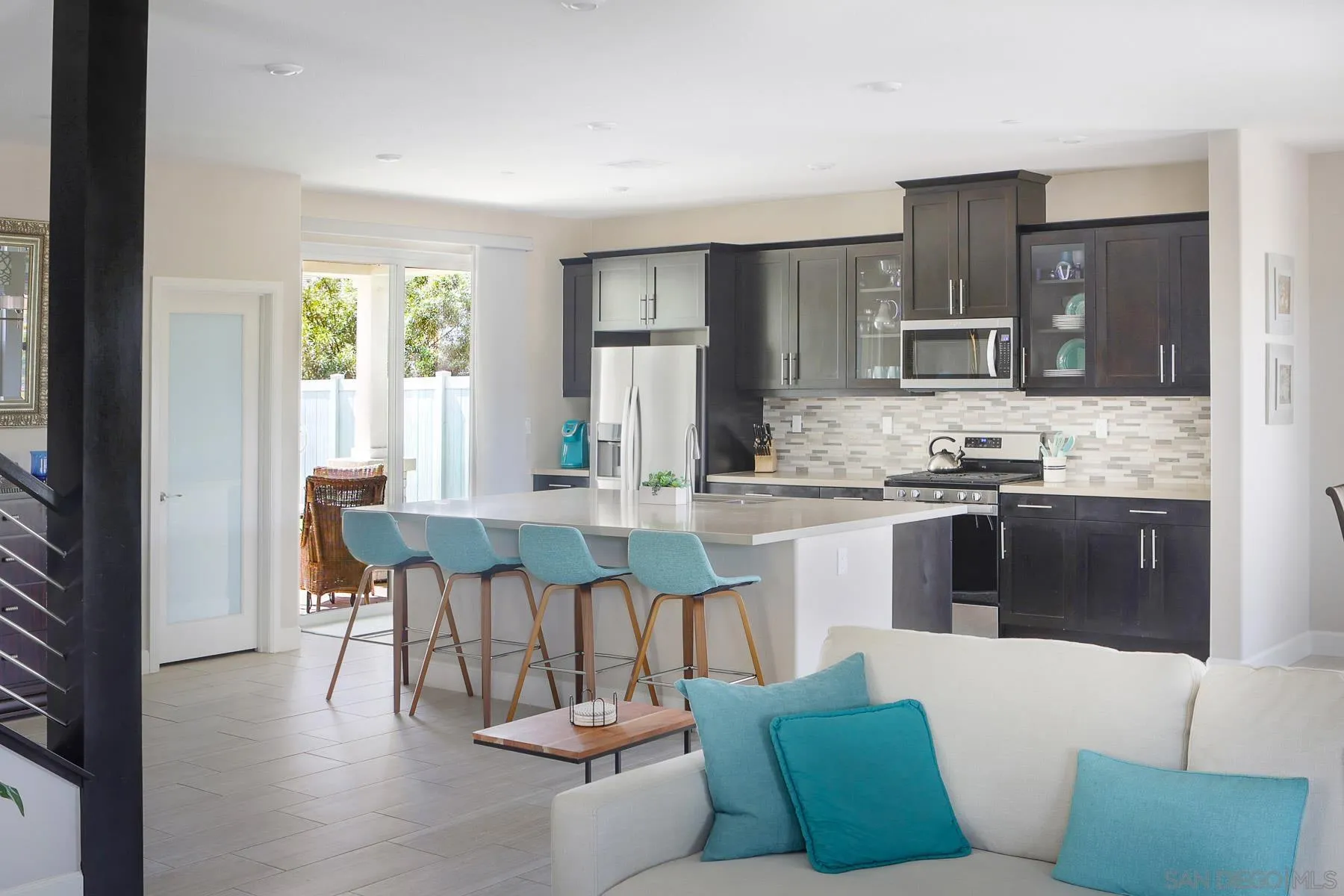 https://cdn.realtyfeed.com/cdn/127/260012418/3097a2e652013f2672f9dae03ba43e03.webp