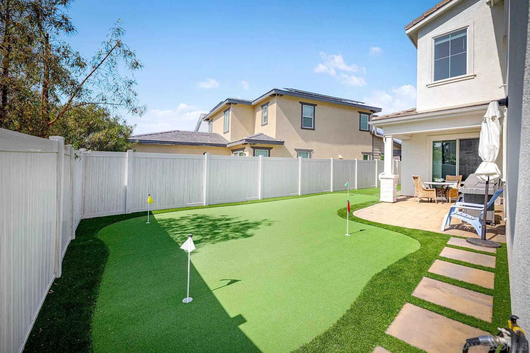 https://cdn.realtyfeed.com/cdn/127/260012418/3c2011347f6c74a6d94518ff4948d5f8.webp