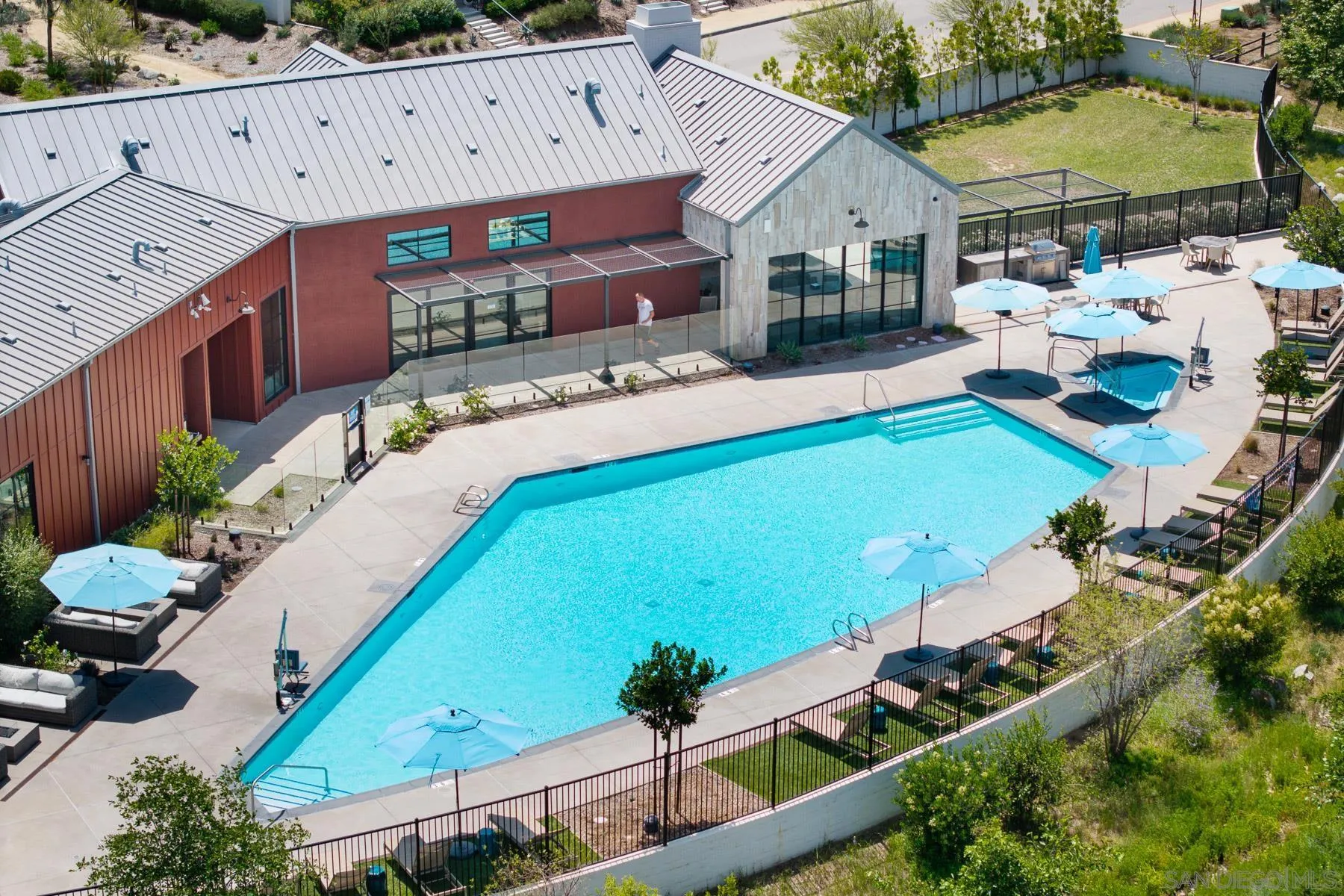https://cdn.realtyfeed.com/cdn/127/260012418/85913d1c7ab85fe7c66f70852d4afb7e.webp