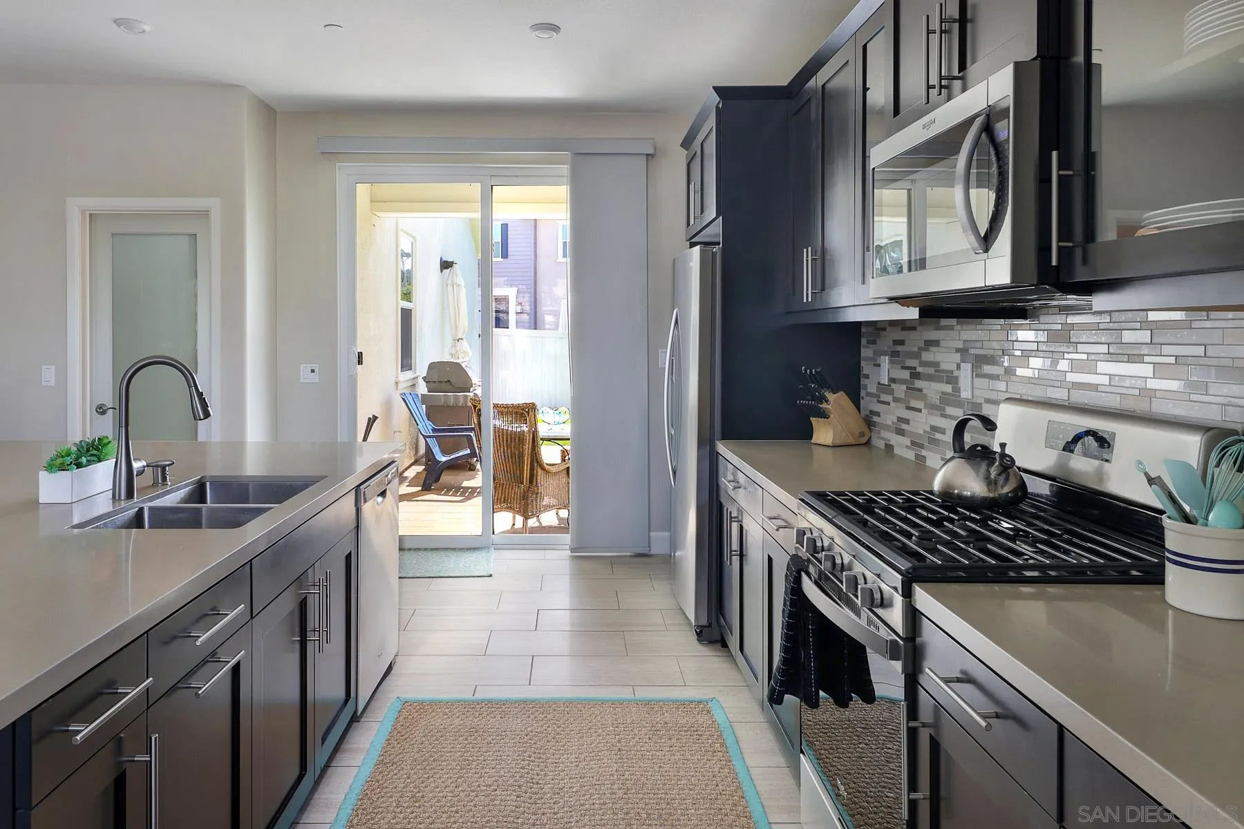 https://cdn.realtyfeed.com/cdn/127/260012418/a49cf88975dcae5e82dd407a225110a4.webp