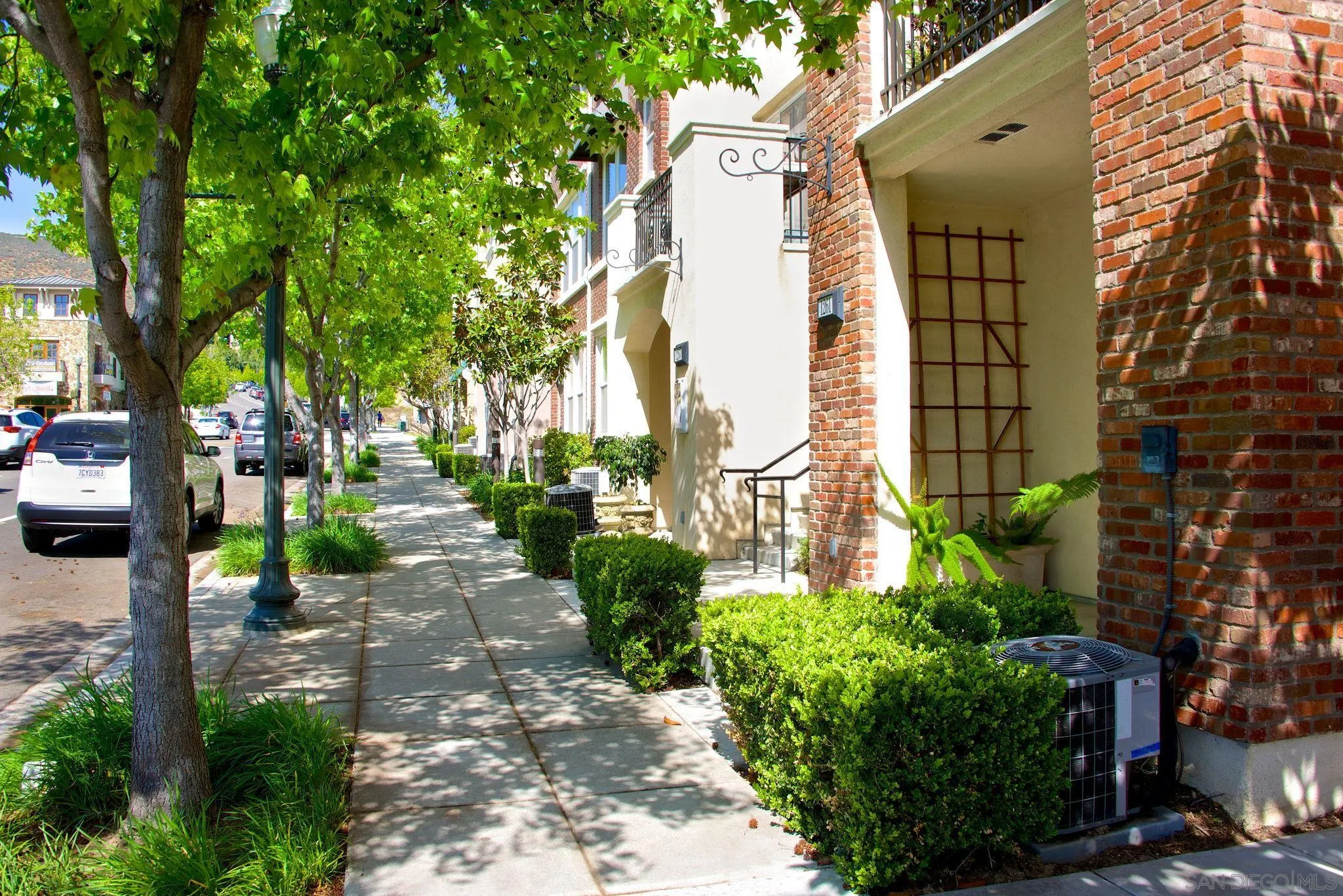 https://cdn.realtyfeed.com/cdn/127/260012421/0be07c60ee3b093609250f78ac6ec3e4.webp