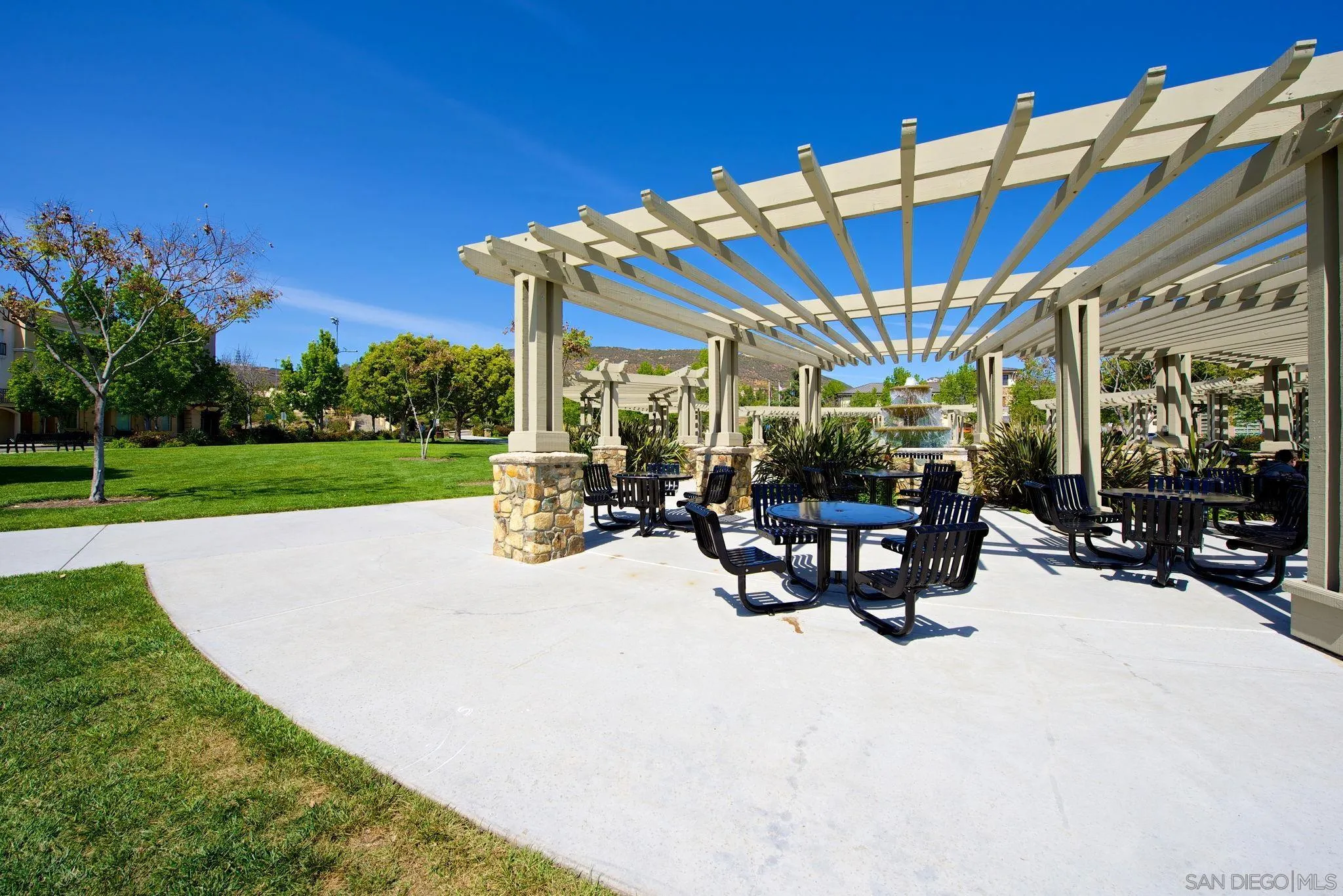 https://cdn.realtyfeed.com/cdn/127/260012421/11731001cd47a2865df4669c0c784f4b.webp