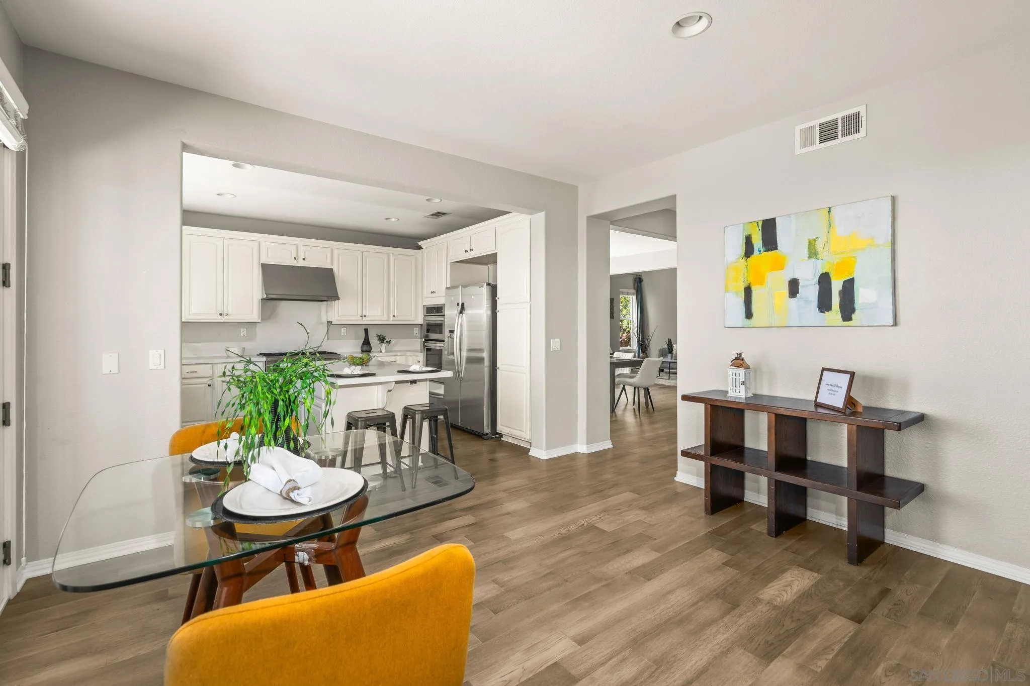 https://cdn.realtyfeed.com/cdn/127/260012421/3ffb14ea73de911cf61f647ca92912c2.webp