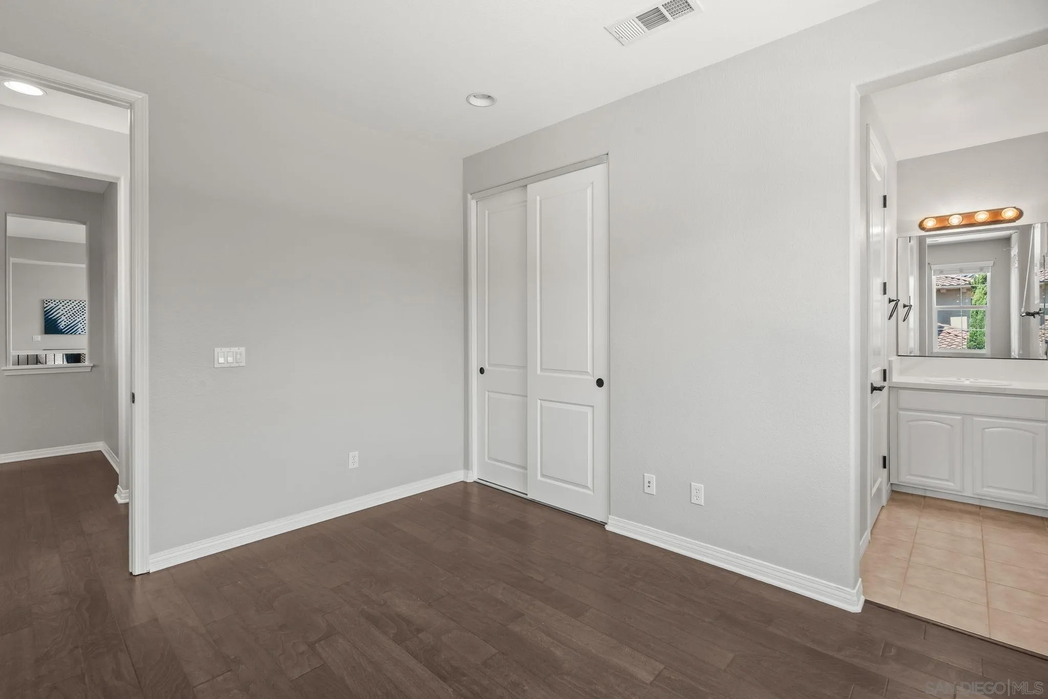 https://cdn.realtyfeed.com/cdn/127/260012421/6430b456c0be52402b192e58ad968a7e.webp