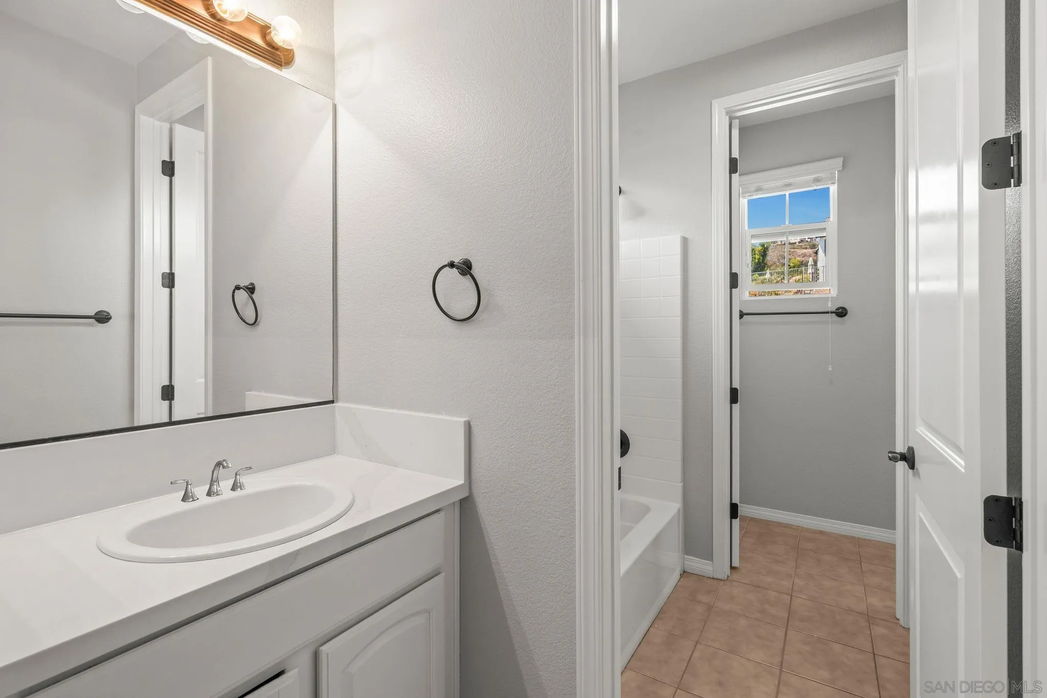 https://cdn.realtyfeed.com/cdn/127/260012421/99367b712980969eb6e2849af90d892a.webp