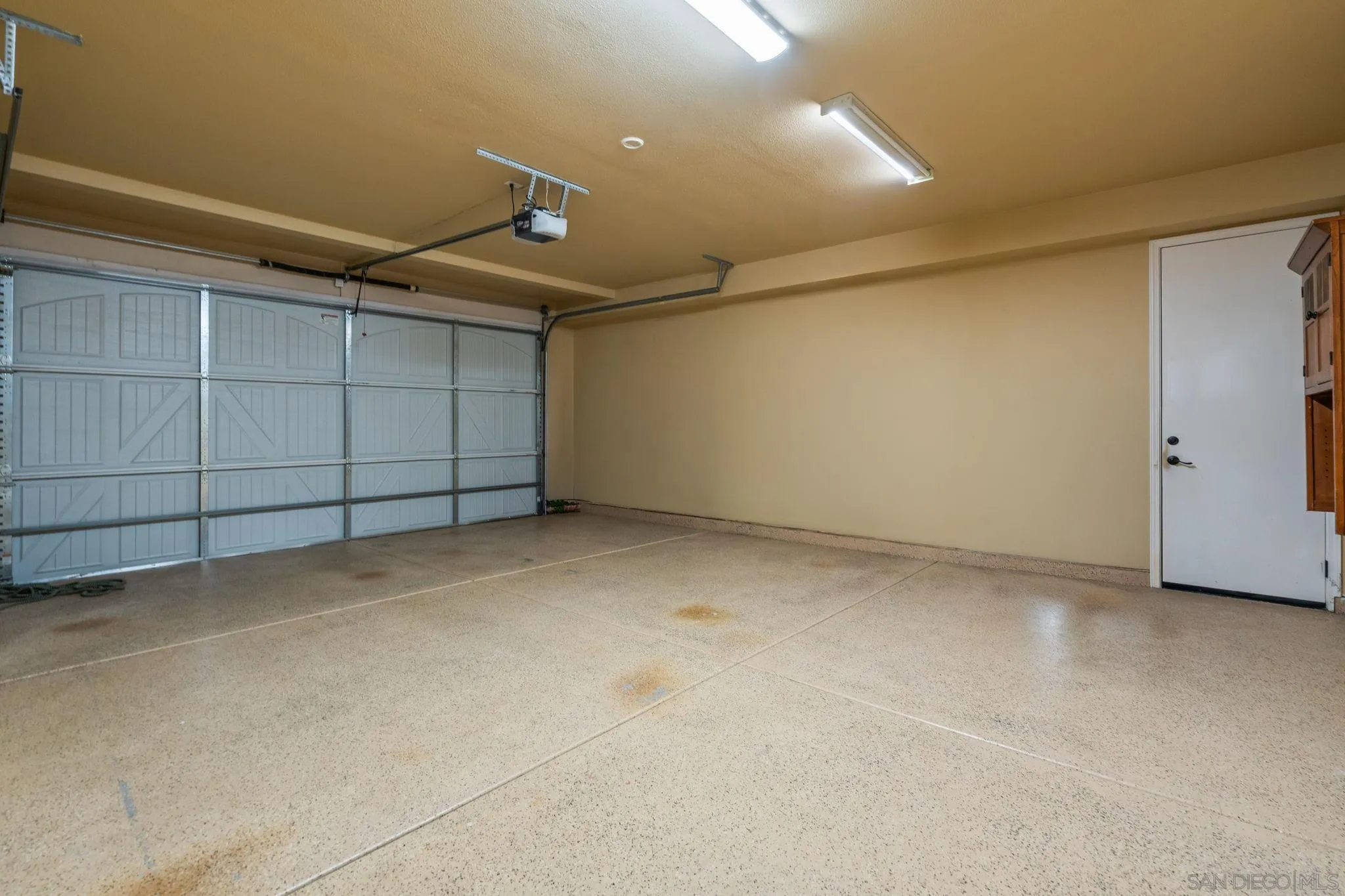 https://cdn.realtyfeed.com/cdn/127/260012421/a39d3bd917622d972294272d6dff67c7.webp
