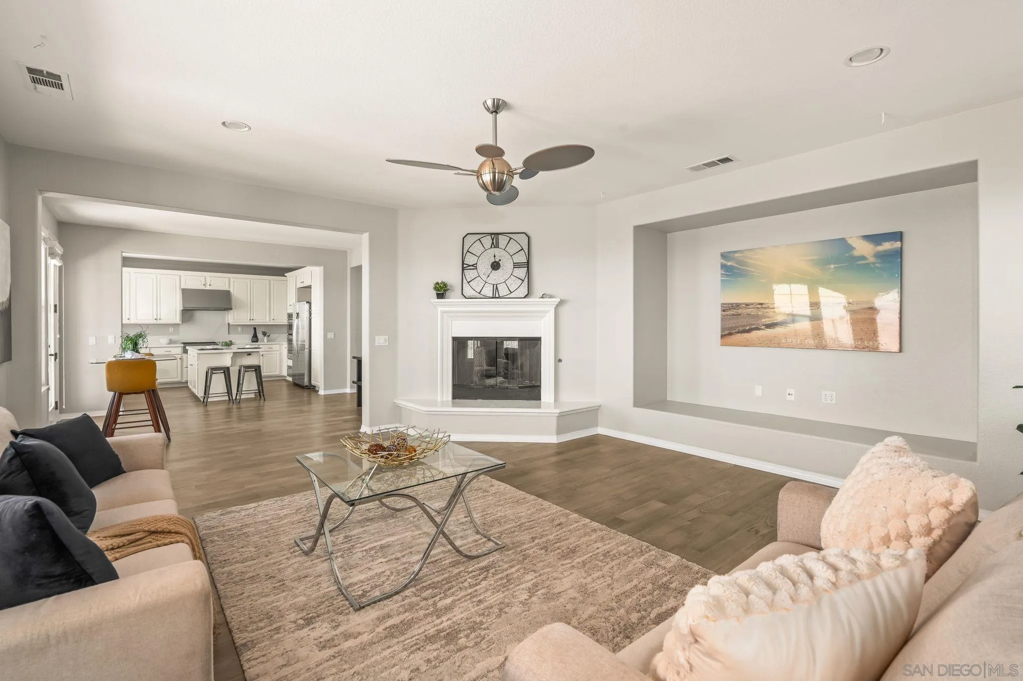 https://cdn.realtyfeed.com/cdn/127/260012421/a3f4bb705759d8a8c9a36d73a3fc2cfc.webp